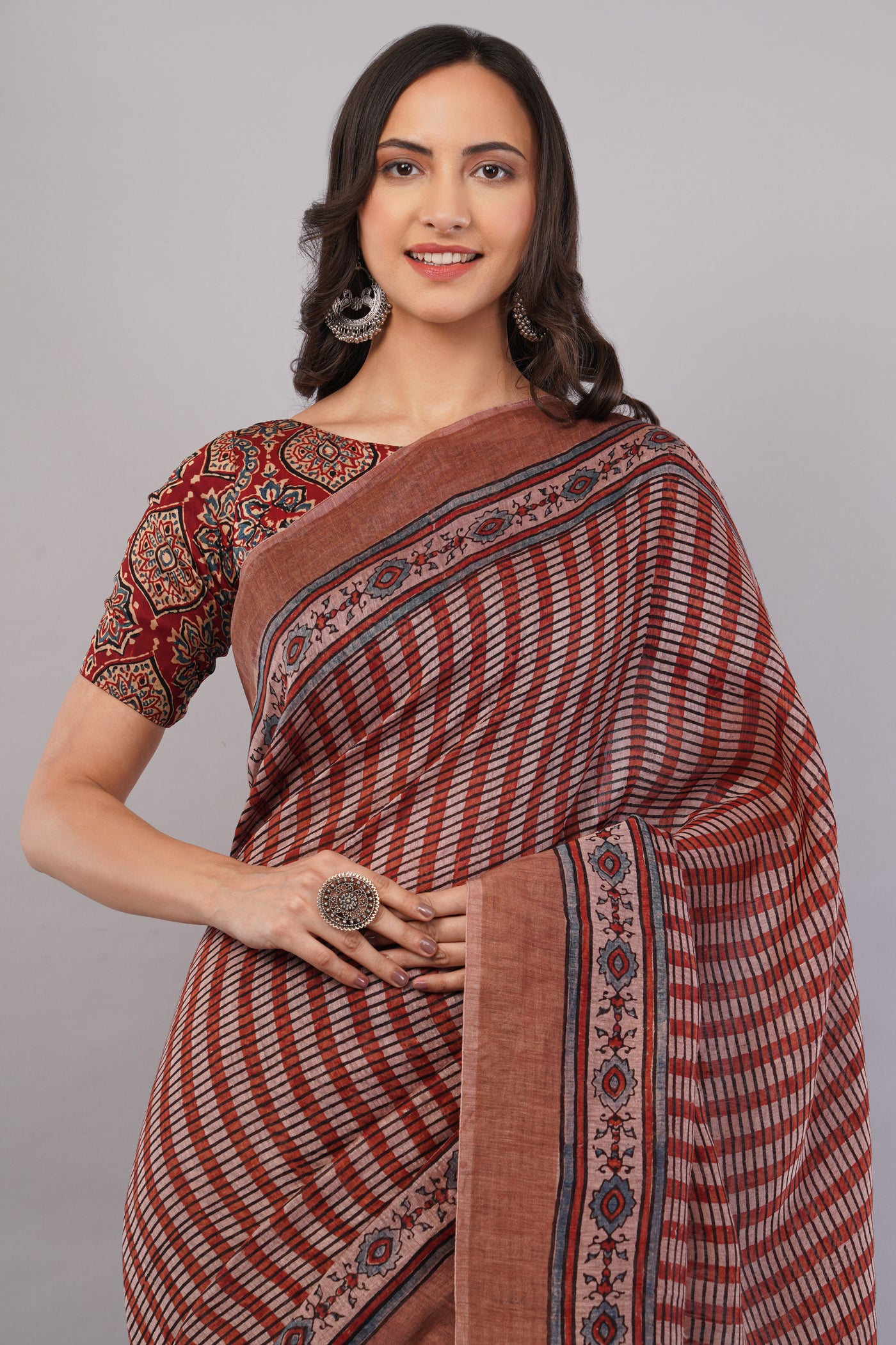 ANJANA:CREAM HANDBLOCK AJRAKH PURE SILK-LINEN SAREE