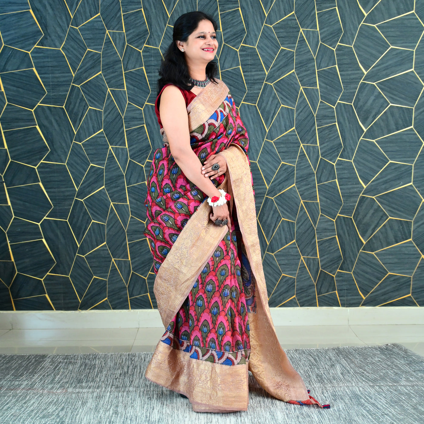 KAMAL PUSHP:HAND DRAWN&HAND PAINTED PURE SILK-LINEN PEN KALAMKARI SAREE WITH MEENAKARI PALLU