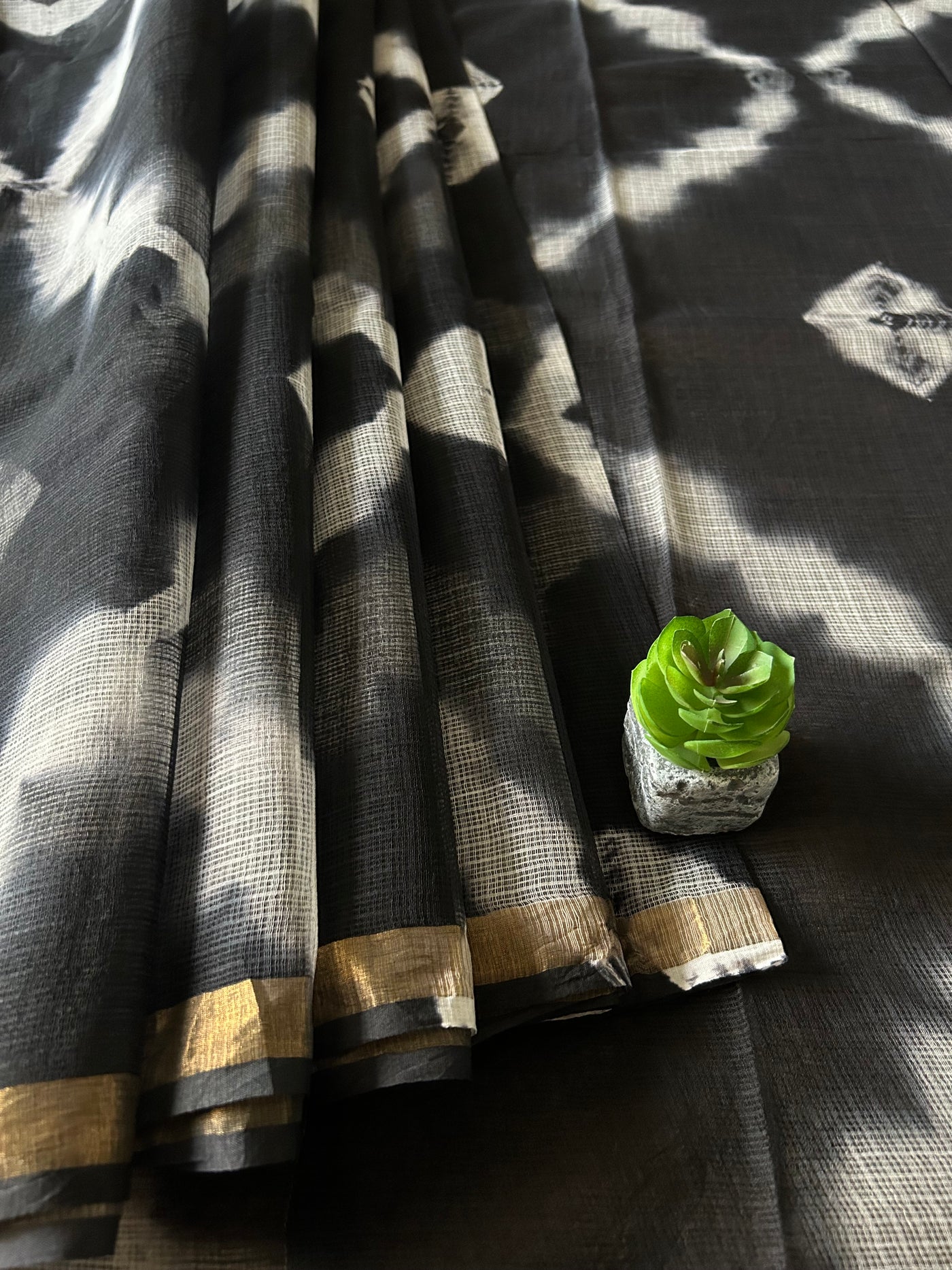 AAKRITI: BLACK,Handmade Pure cotton Kota Doria Saree.