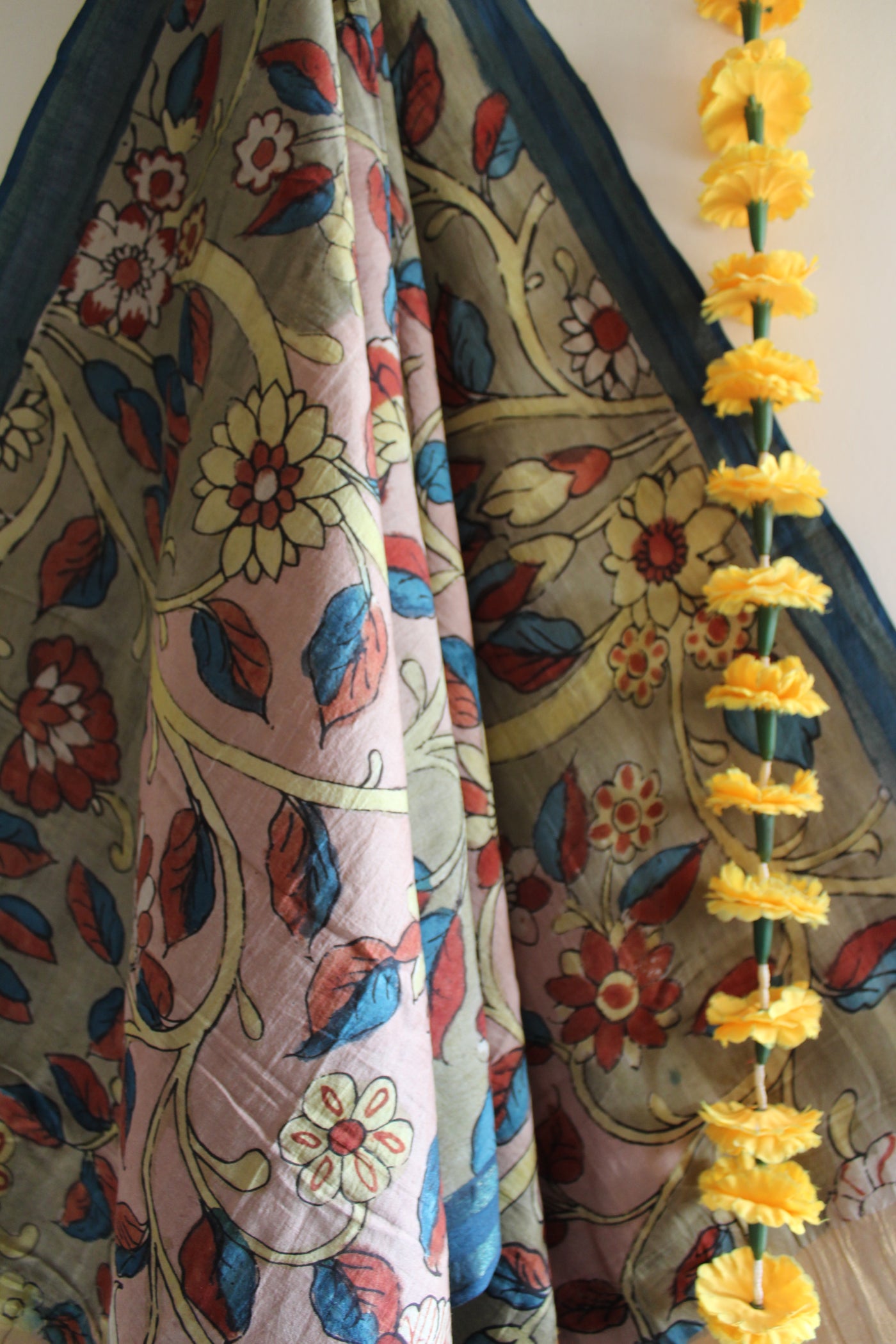 GUNJA :Hand-drawn & Handpainted Penkalamkari chanderi dupatta