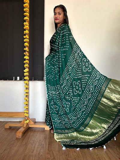 KANISHKA : bandhani saree with tissue palla