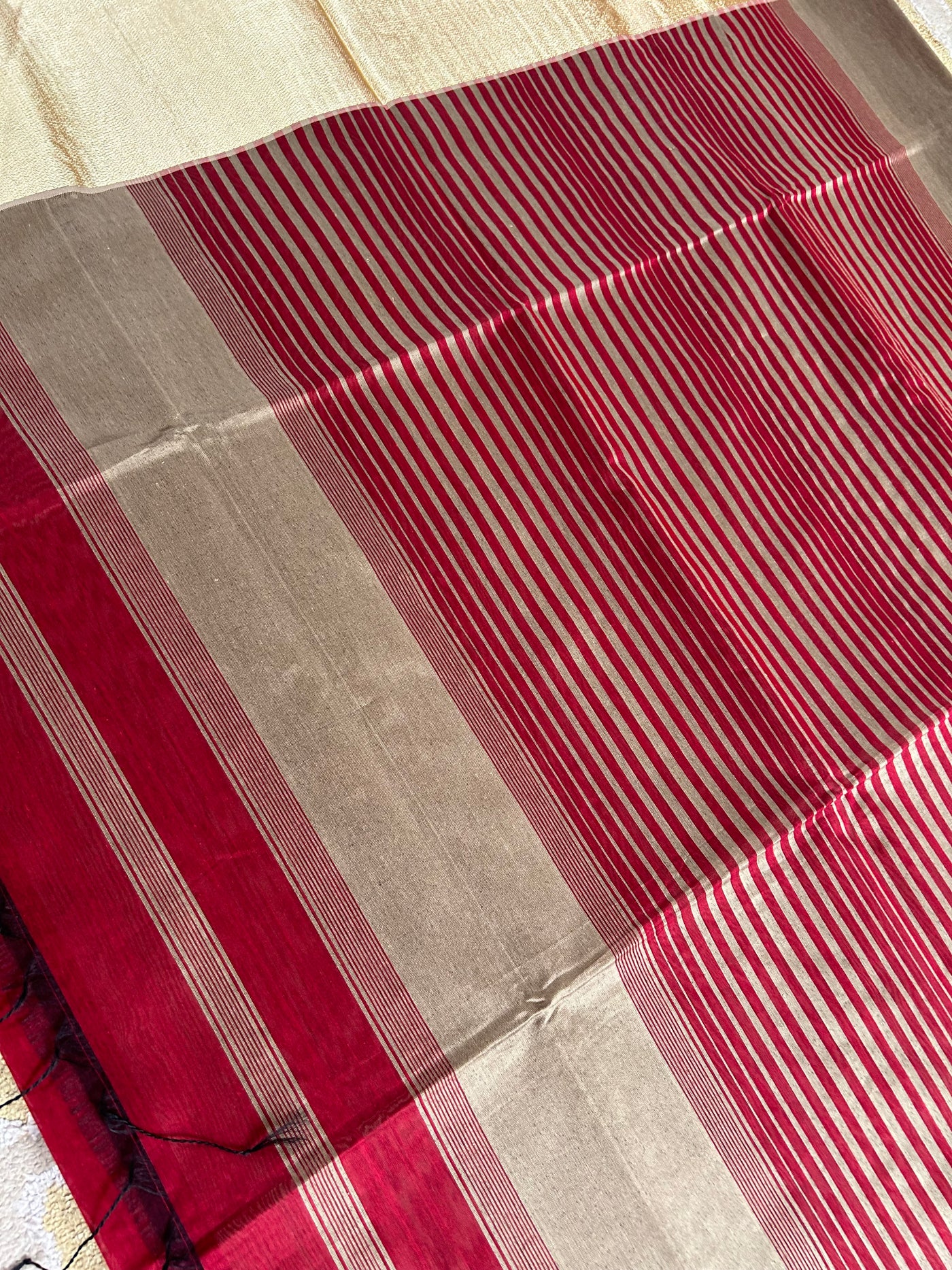 GAURI: Handloom Silk-Cott Maheshwari Saree With Zari Border