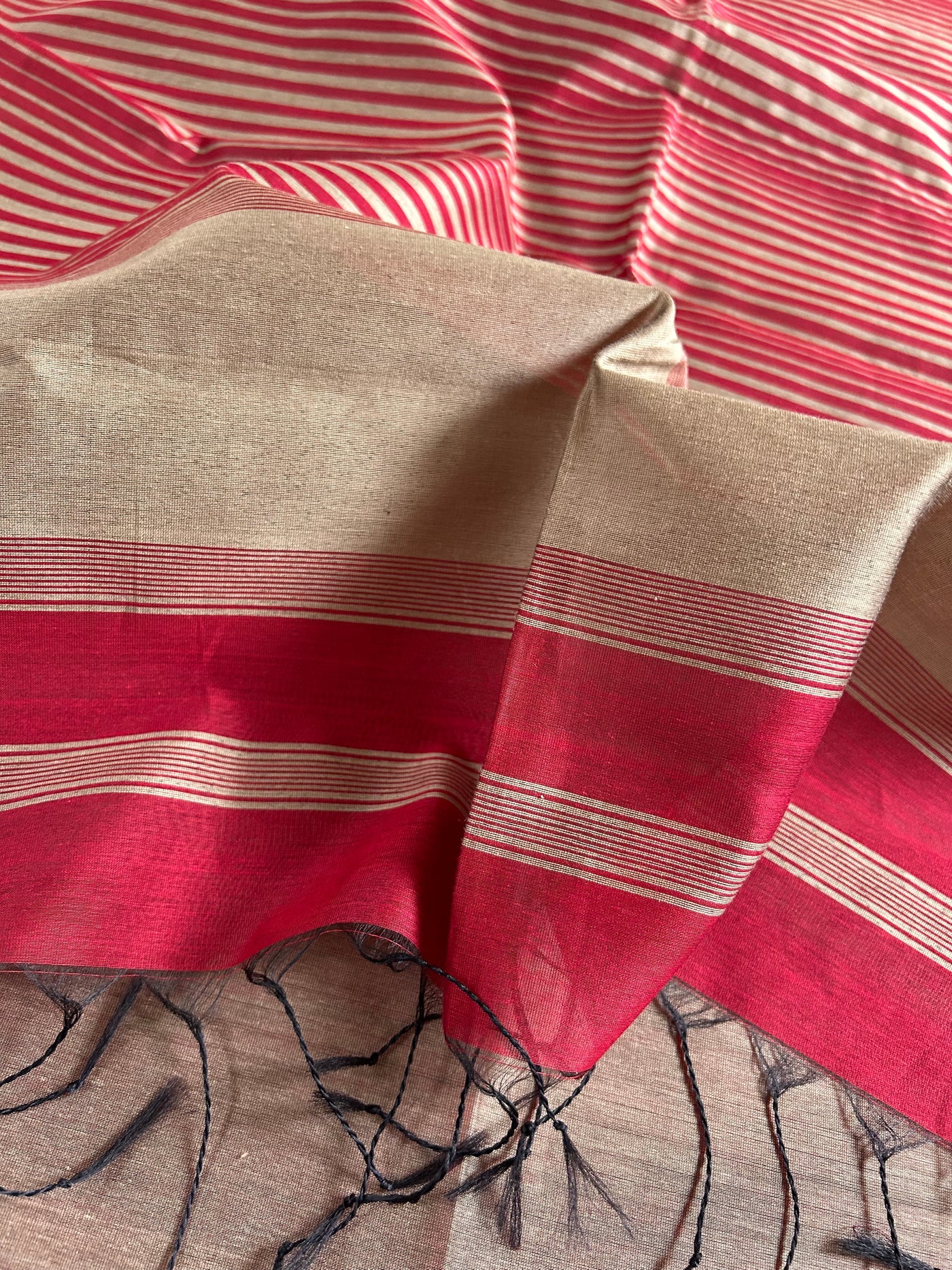 GAURI: Handloom Silk-Cott Maheshwari Saree With Zari Border