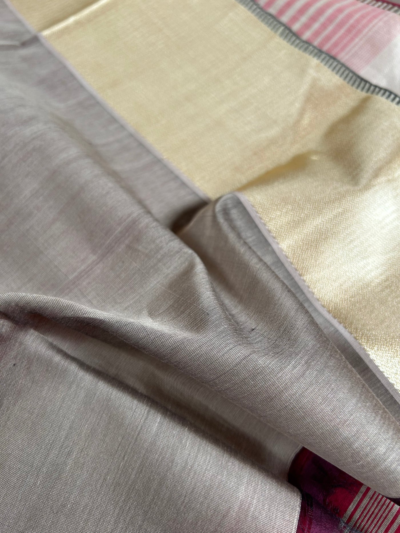 GAURI: Handloom Silk-Cott Maheshwari Saree With Zari Border