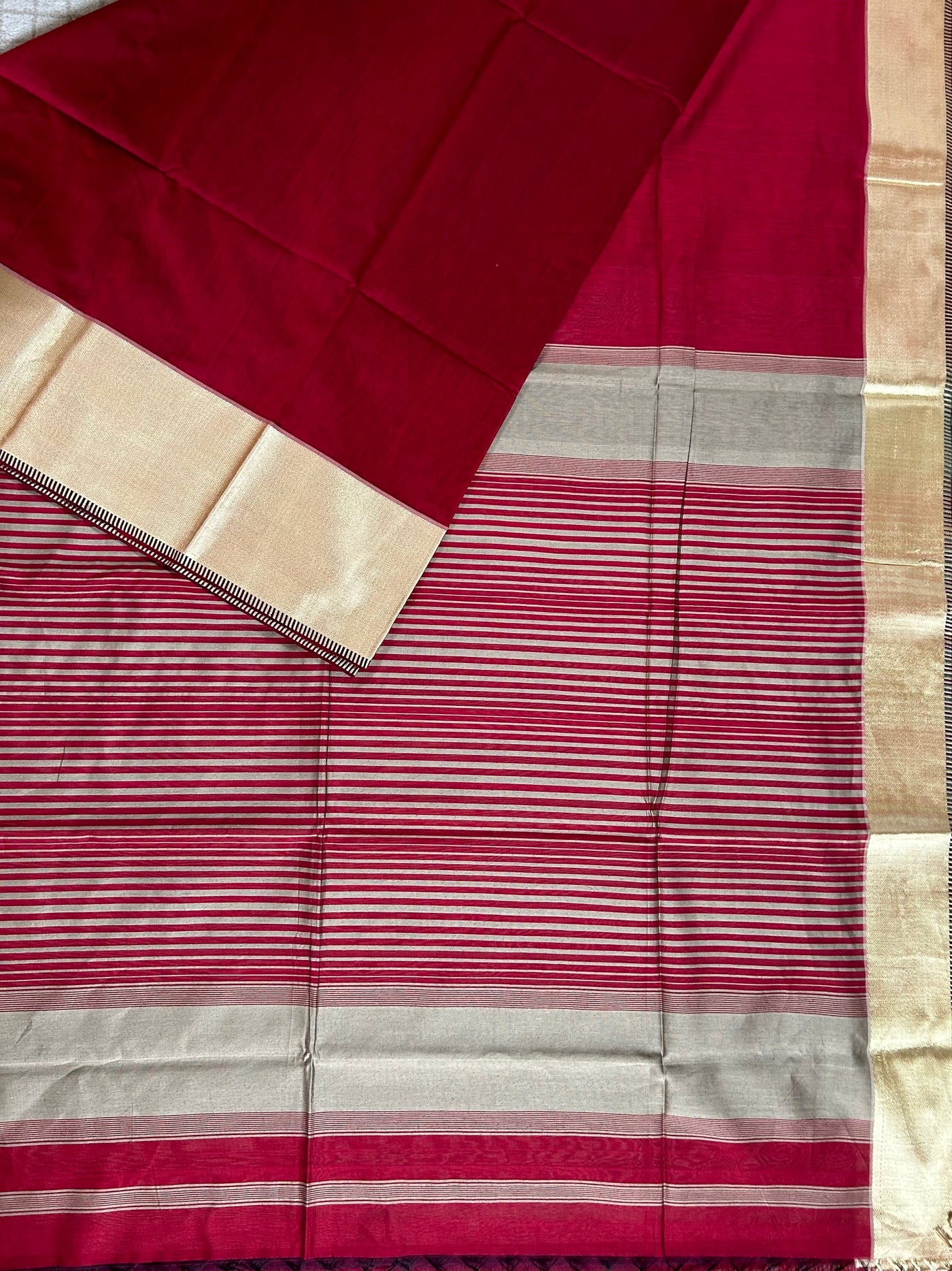 GAURI: Handloom Silk-Cott Maheshwari Saree With Zari Border