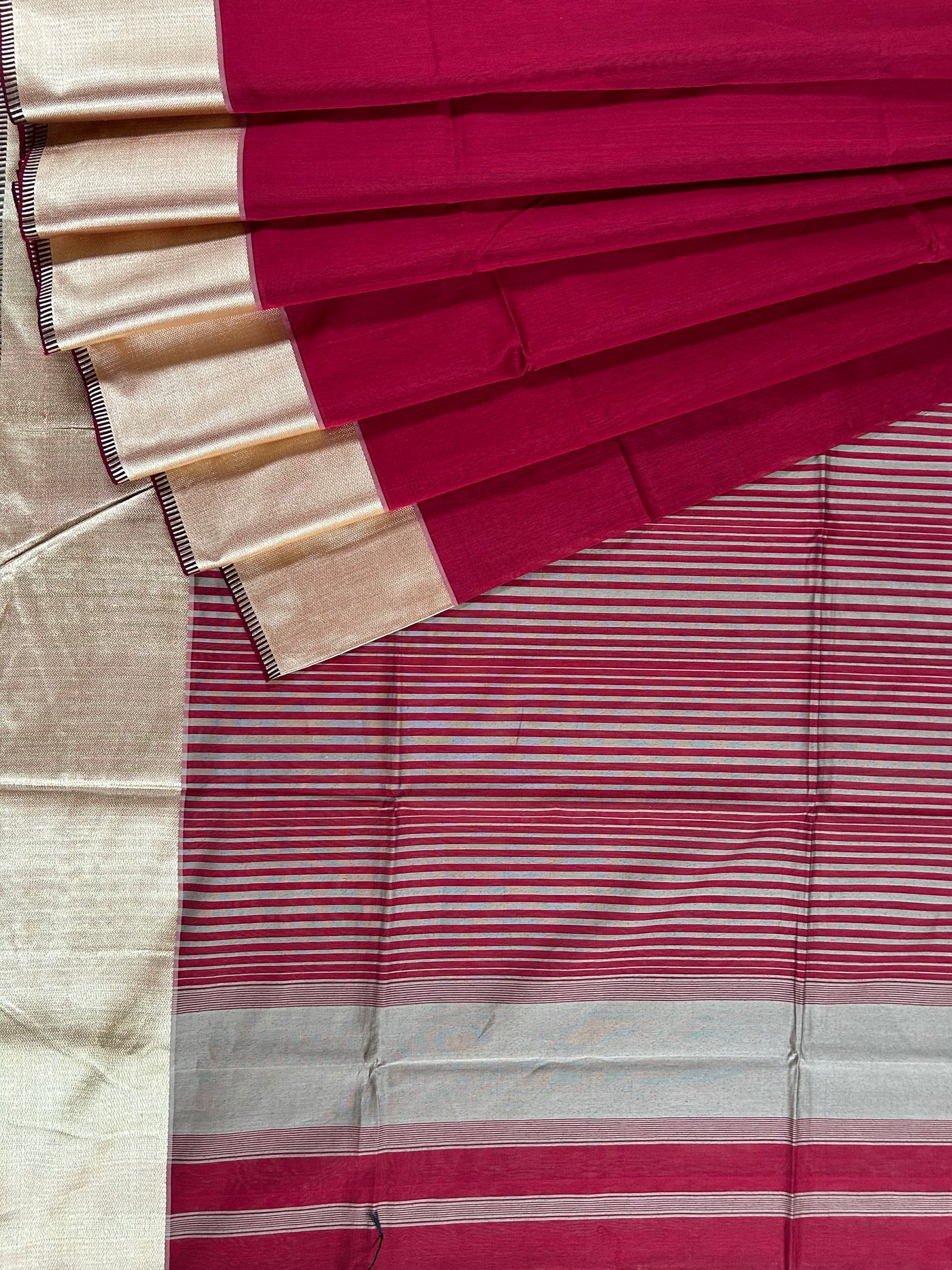 GAURI: Handloom Silk-Cott Maheshwari Saree With Zari Border