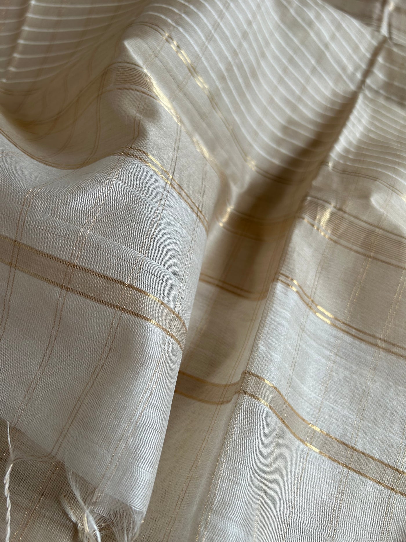 MENAKSHI: Handloom Silk-Cott Maheshwari Saree With Zari Border