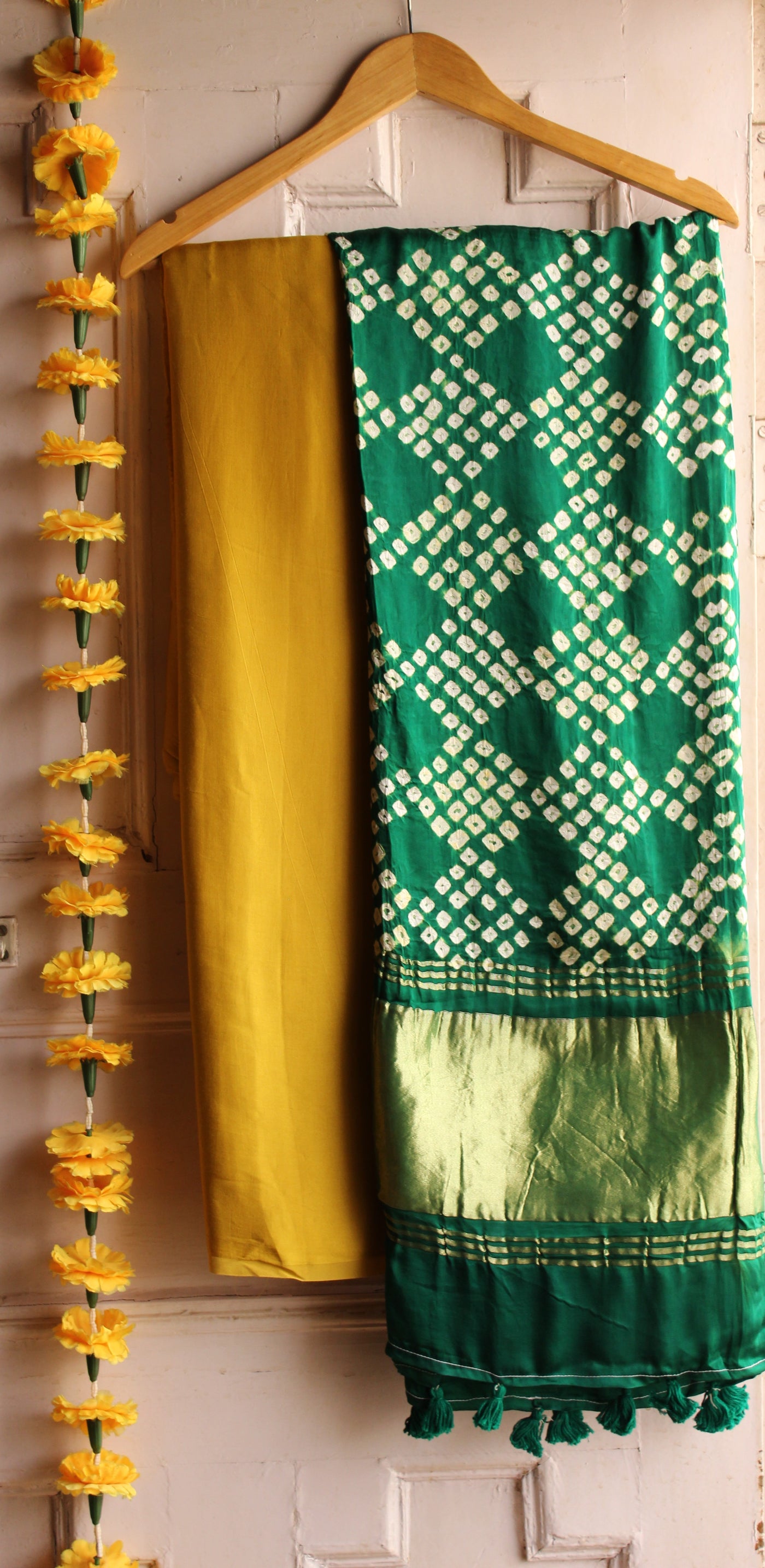 PARTHAVI : HANDMADE BANDHANI TISSUE DUPATTA WITH SOLID DYED MODAL SILK SUIT SET