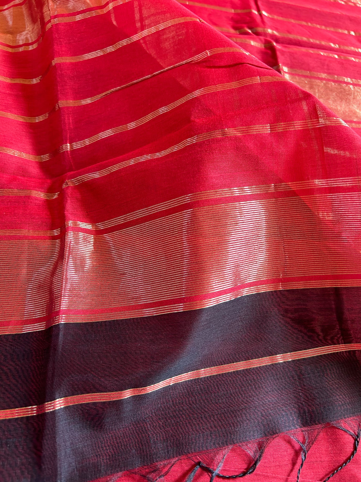 KAJAL: Handloom Silk-Cott Maheshwari Saree With Zari Border