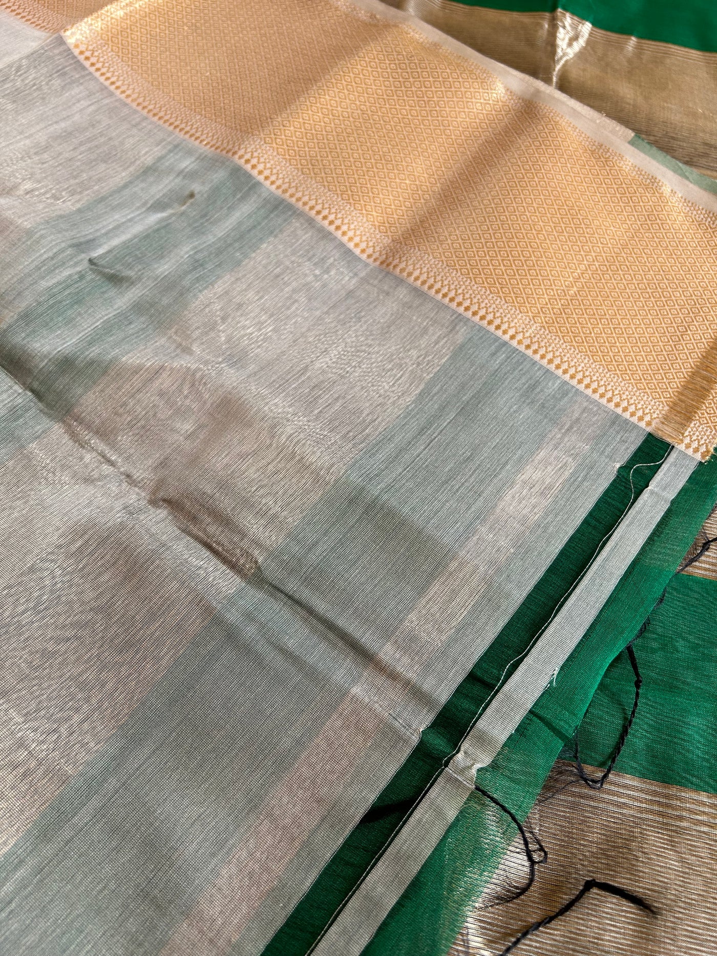 HARINI: Handloom Silk-Cott Maheshwari Saree With Zari Border