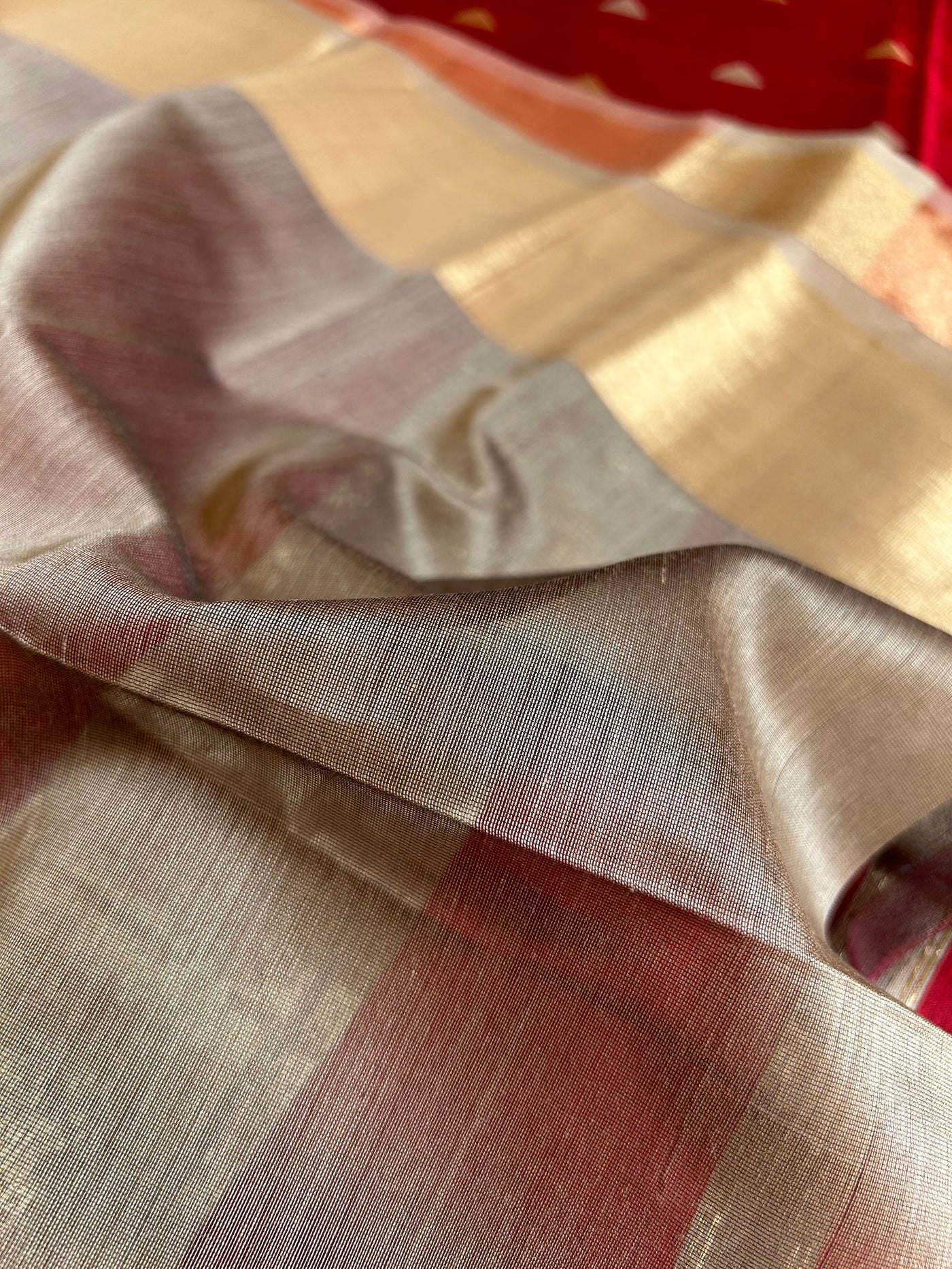 APARNA: Handloom Silk-Cott Maheshwari Saree With Zari Border