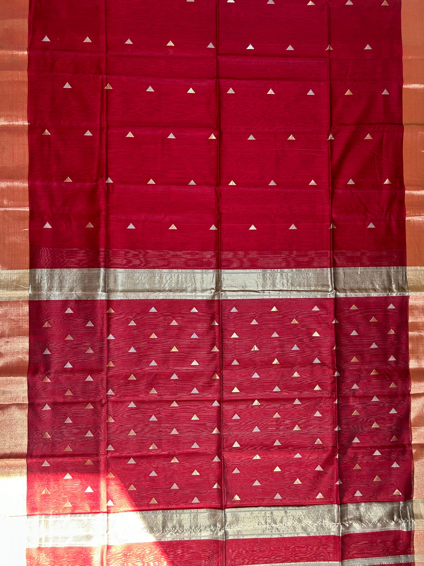 APARNA: Handloom Silk-Cott Maheshwari Saree With Zari Border