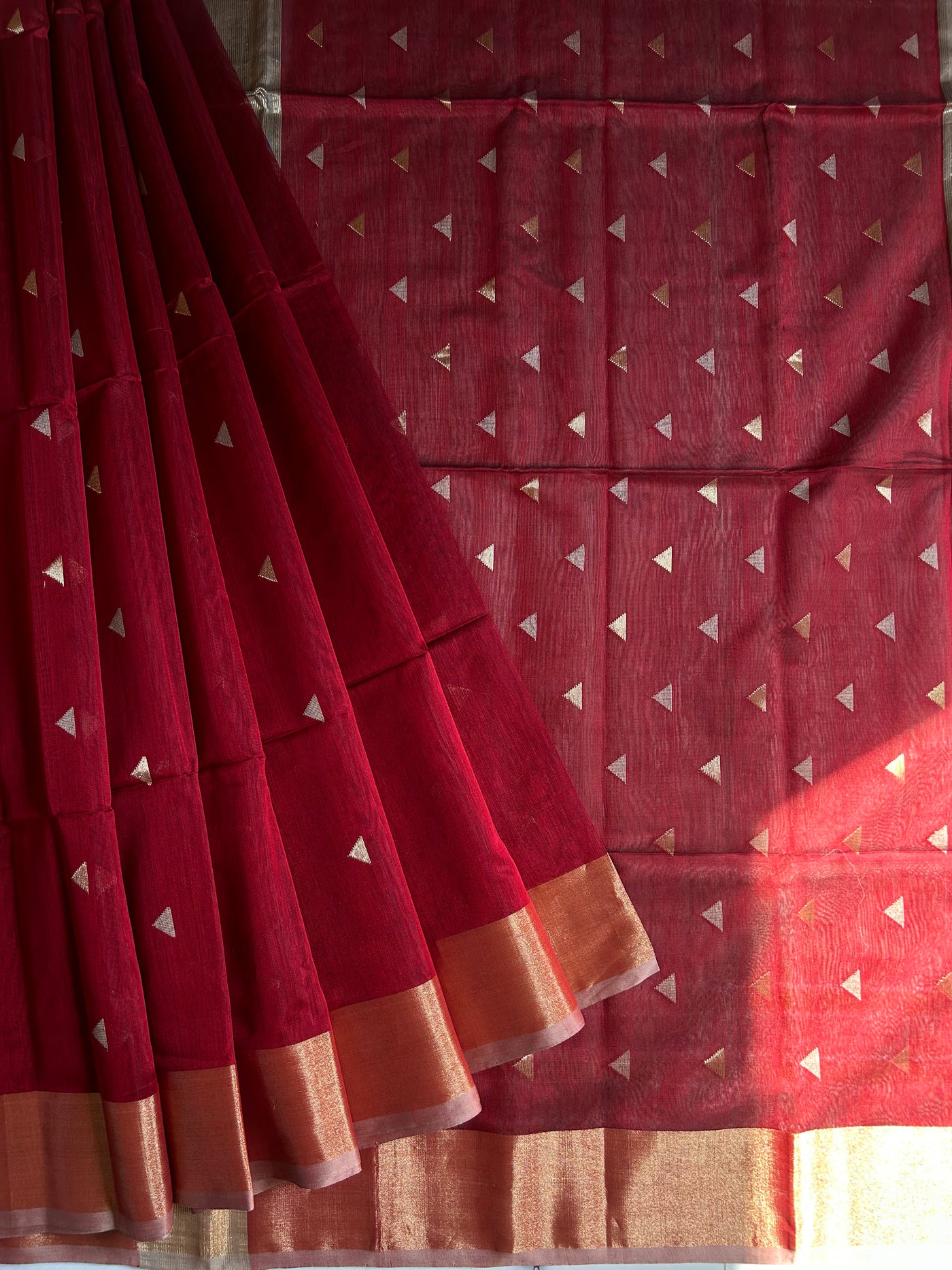 APARNA: Handloom Silk-Cott Maheshwari Saree With Zari Border