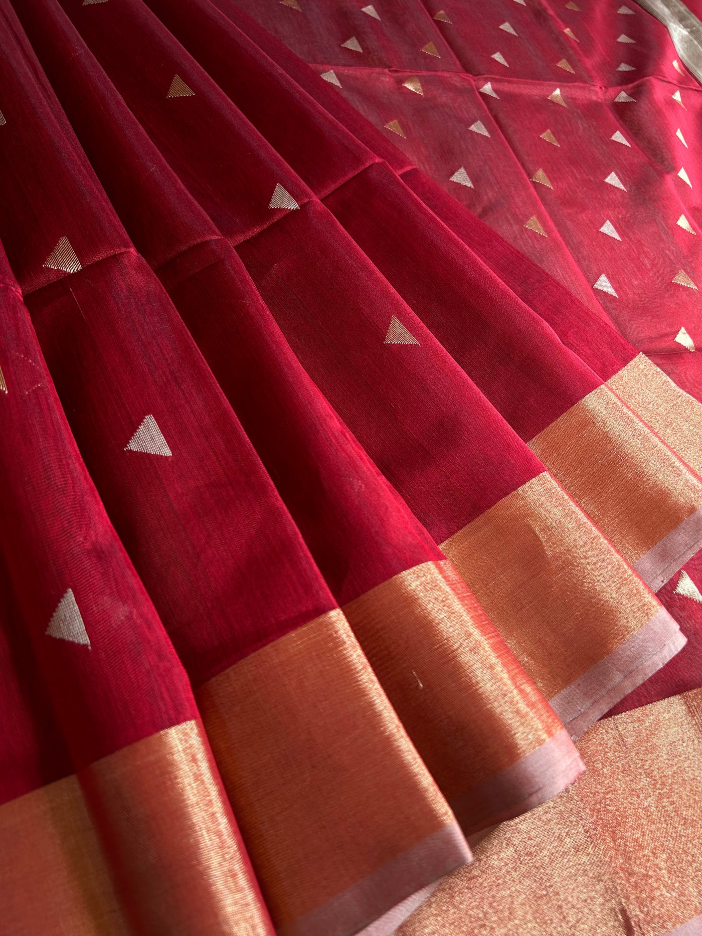 APARNA: Handloom Silk-Cott Maheshwari Saree With Zari Border