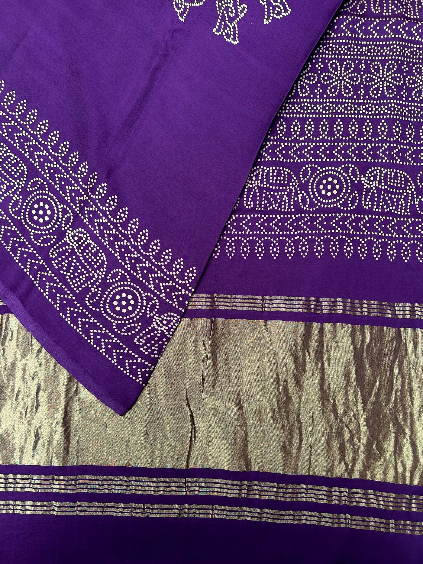 JAHANVI : Printed modal silk with tissue pallu
