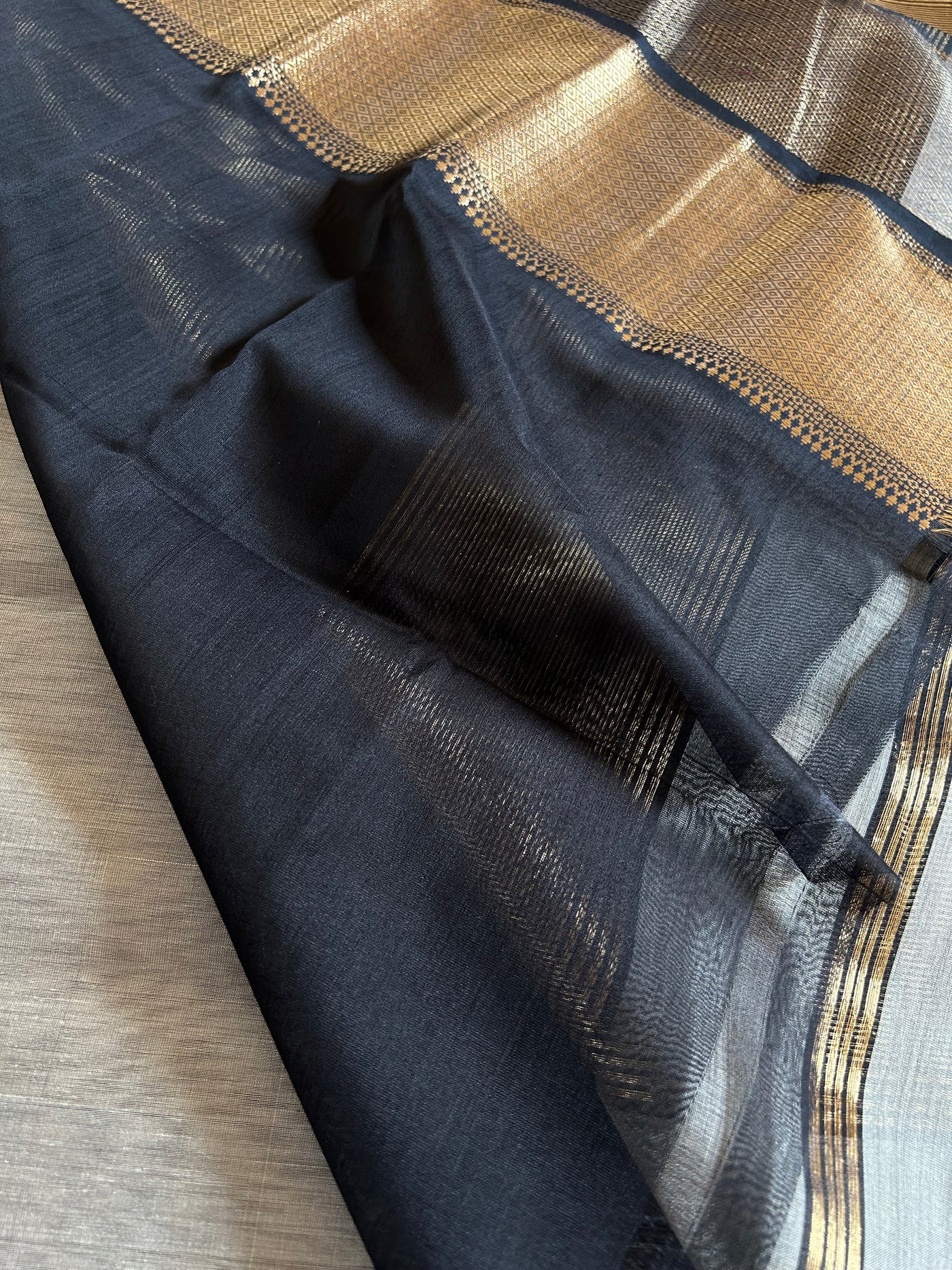 MRNALI: Handloom Silk-Cott Maheshwari Saree With Zari Border