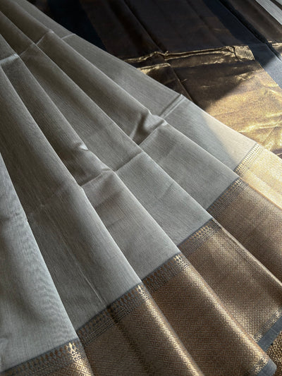 MRNALI: Handloom Silk-Cott Maheshwari Saree With Zari Border