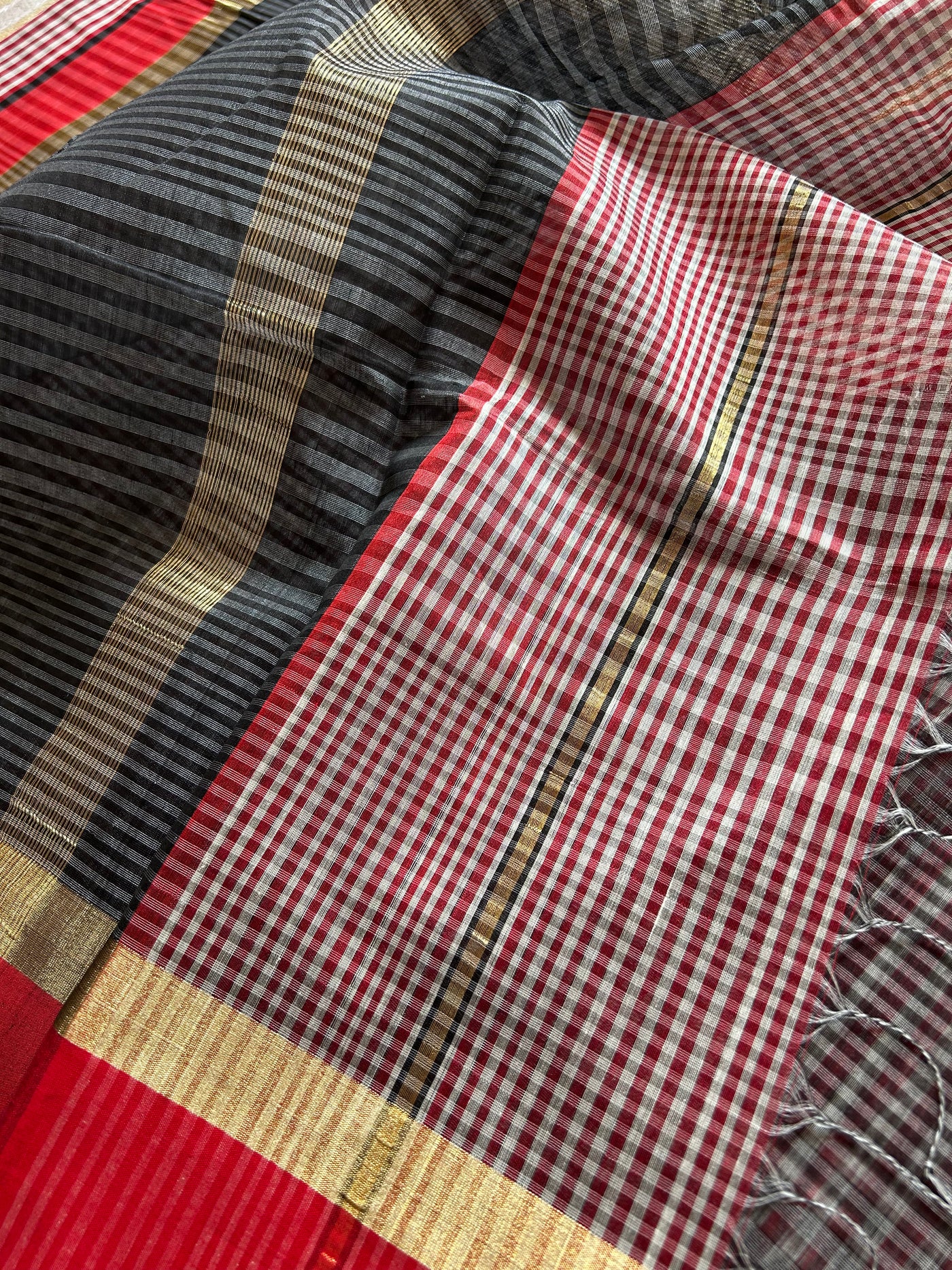 VAIDEHI: Handloom Silk-Cott Maheshwari Saree With Zari Border