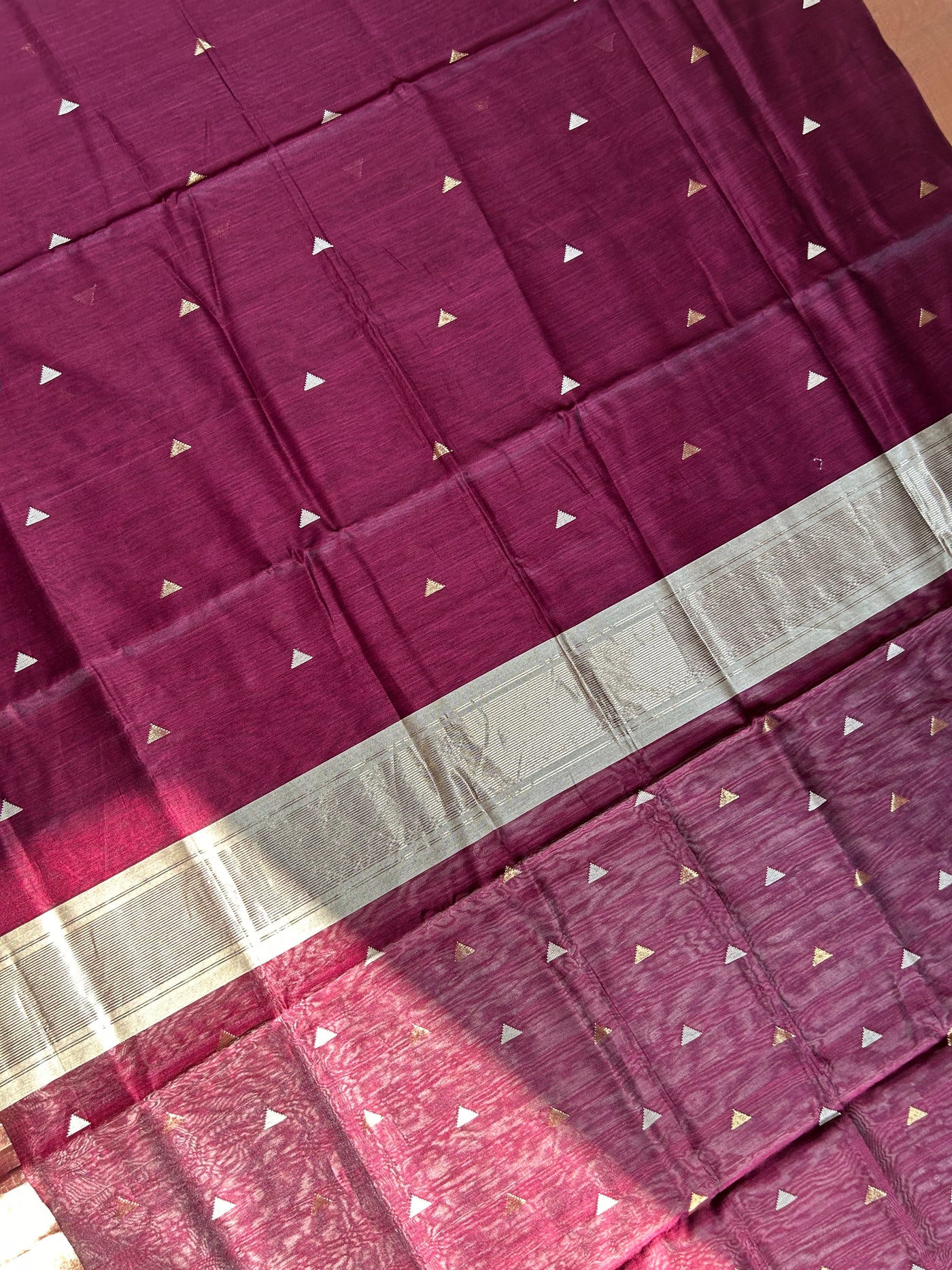 MAITHILI : Handloom Silk-Cott Maheshwari Saree With Zari Border