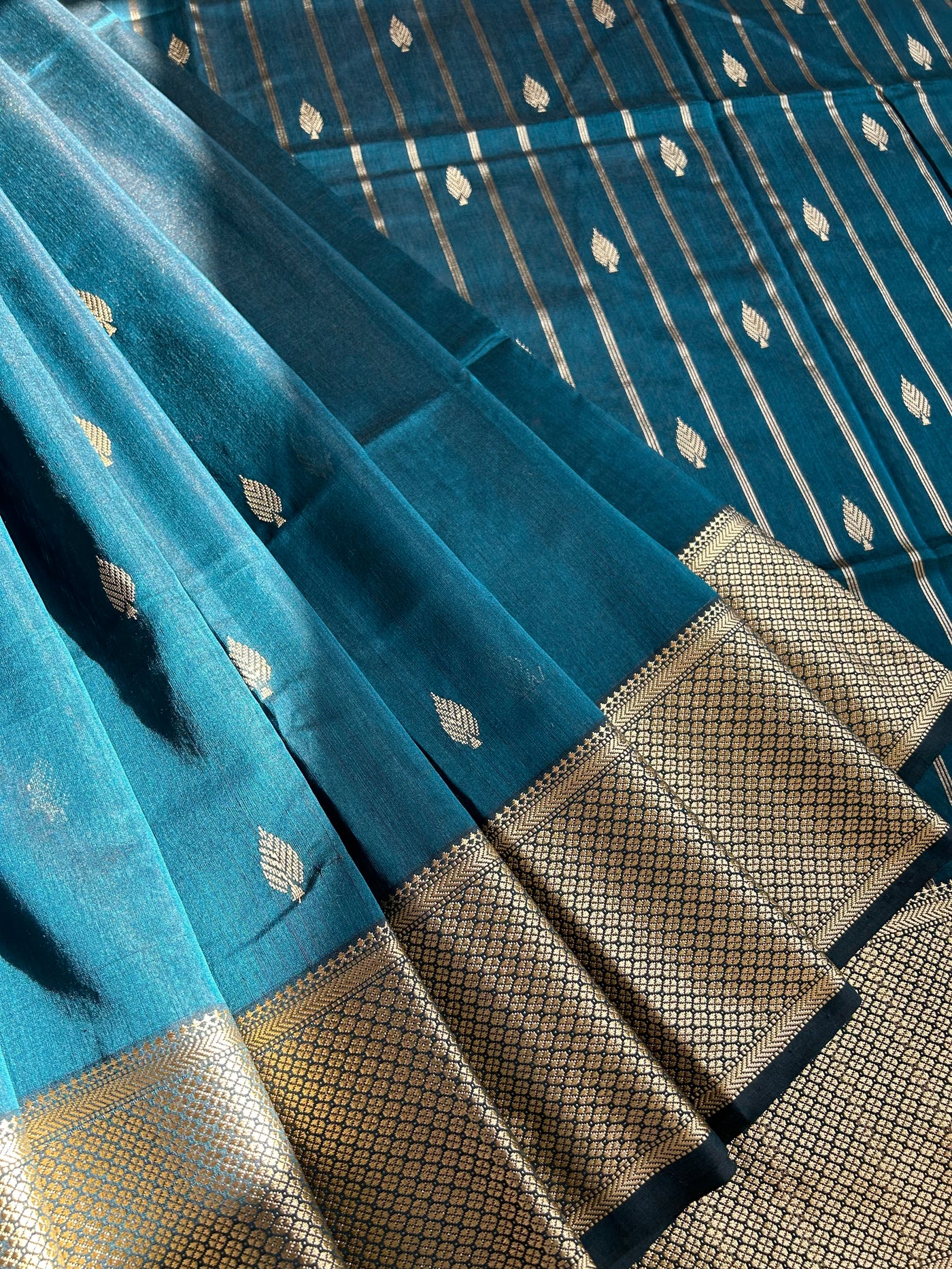 HEMA: Handloom Silk-Cott Maheshwari Saree With Zari Border