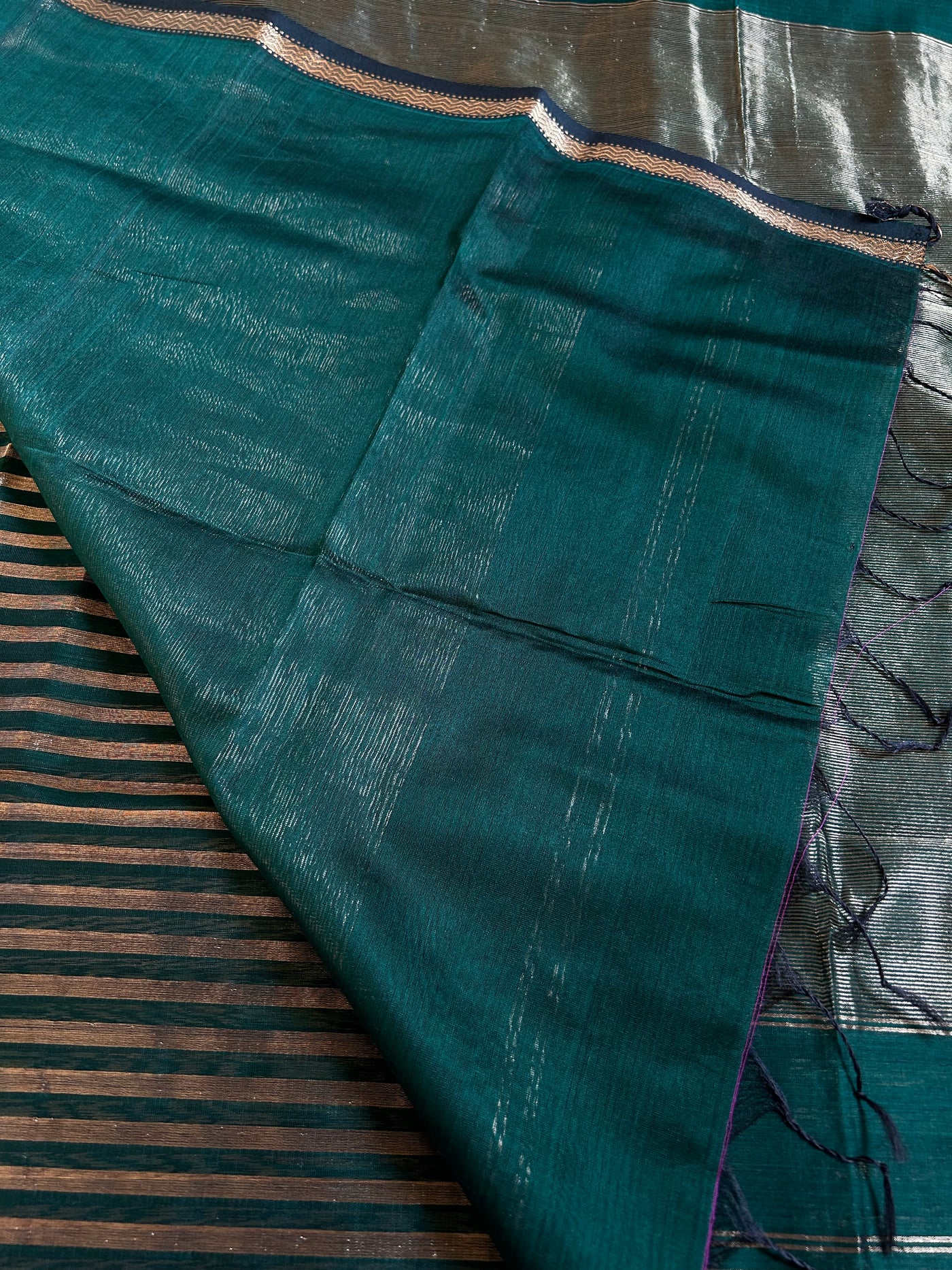 NAVMI : Handloom Silk-Cott Maheshwari Saree With Zari Border