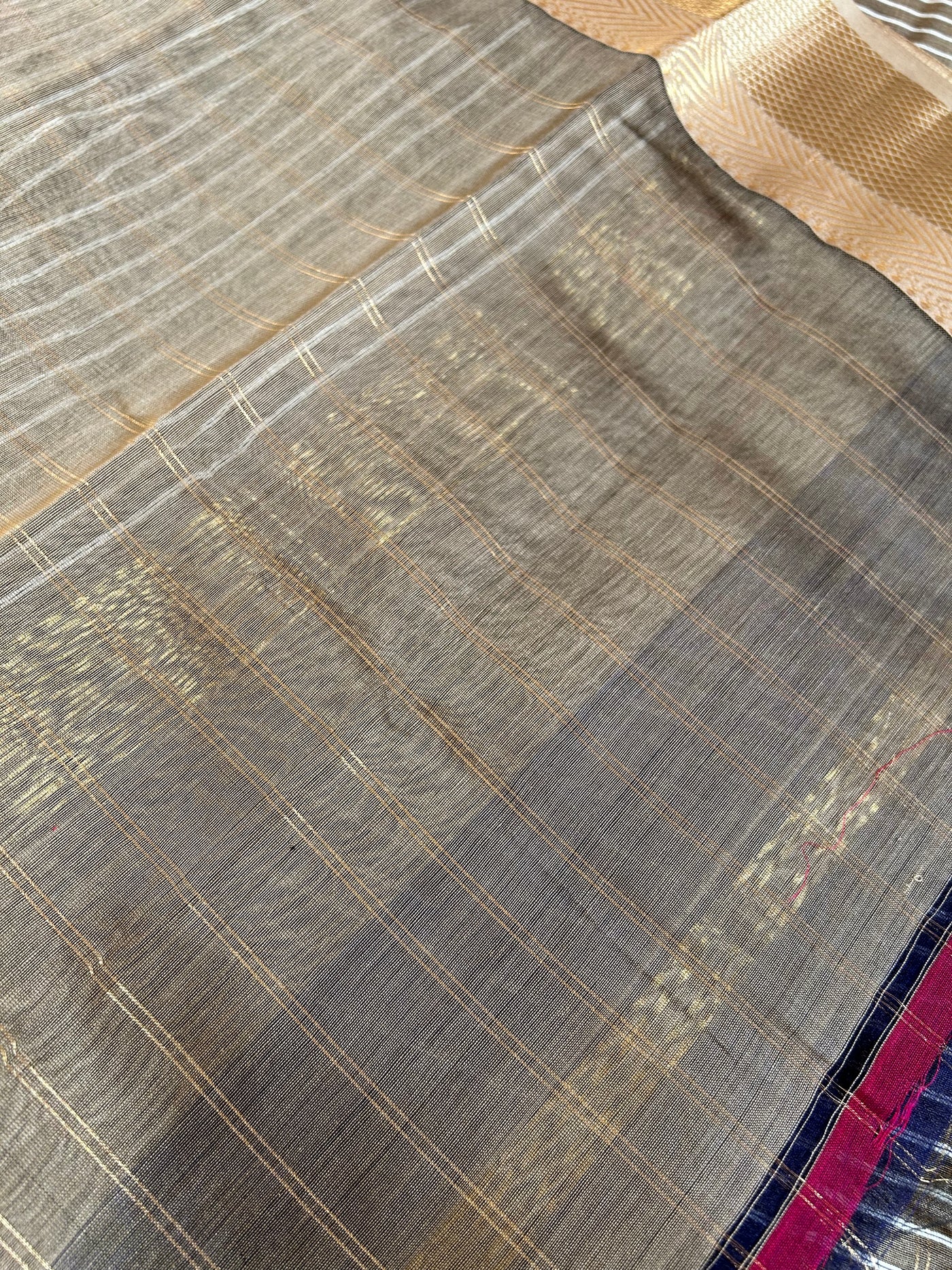 SAVITRI : Handloom Silk-Cott Maheshwari Saree With Zari Border