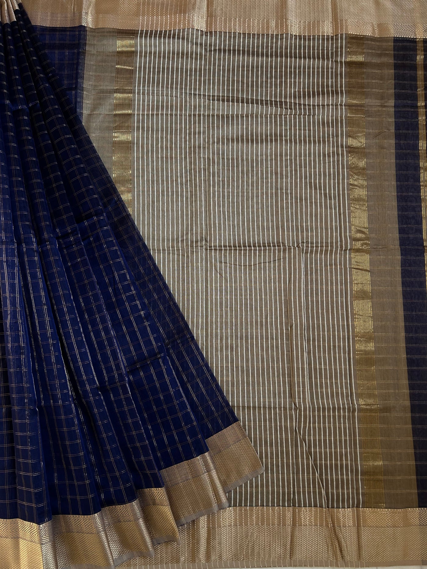 SAVITRI : Handloom Silk-Cott Maheshwari Saree With Zari Border