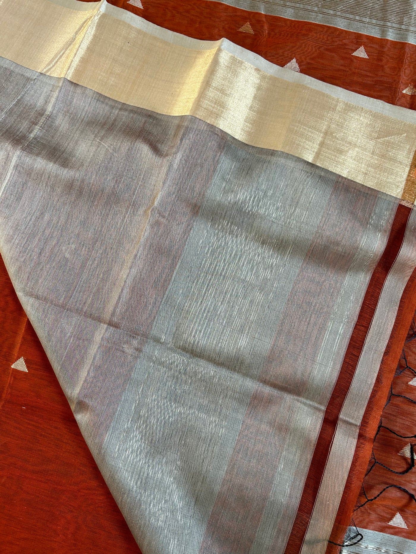 KRISHNA: Handloom Silk-Cott Maheshwari Saree With Zari Border