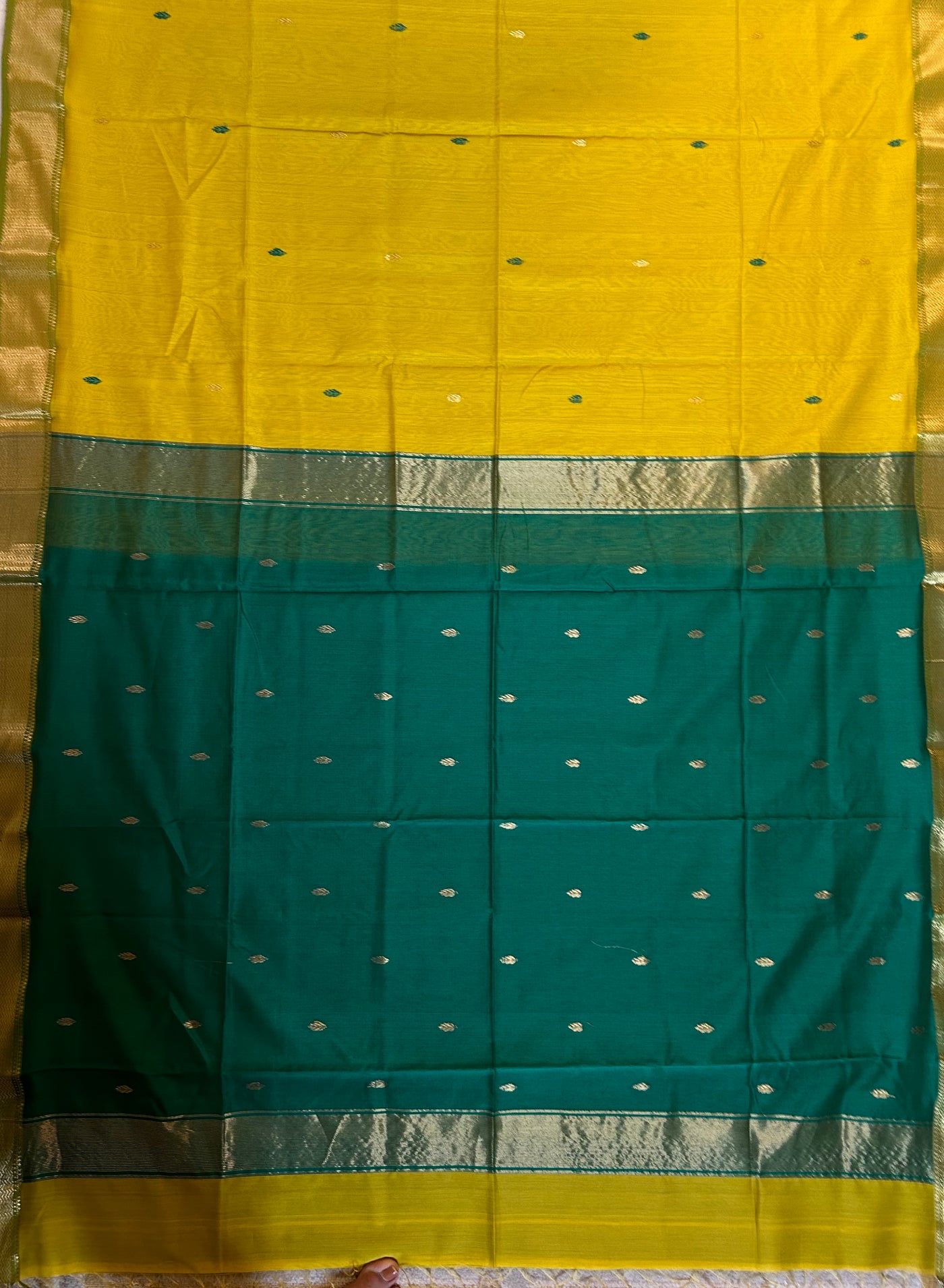 SHAILJA: Handloom Silk-Cott Maheshwari Saree With Zari Border.