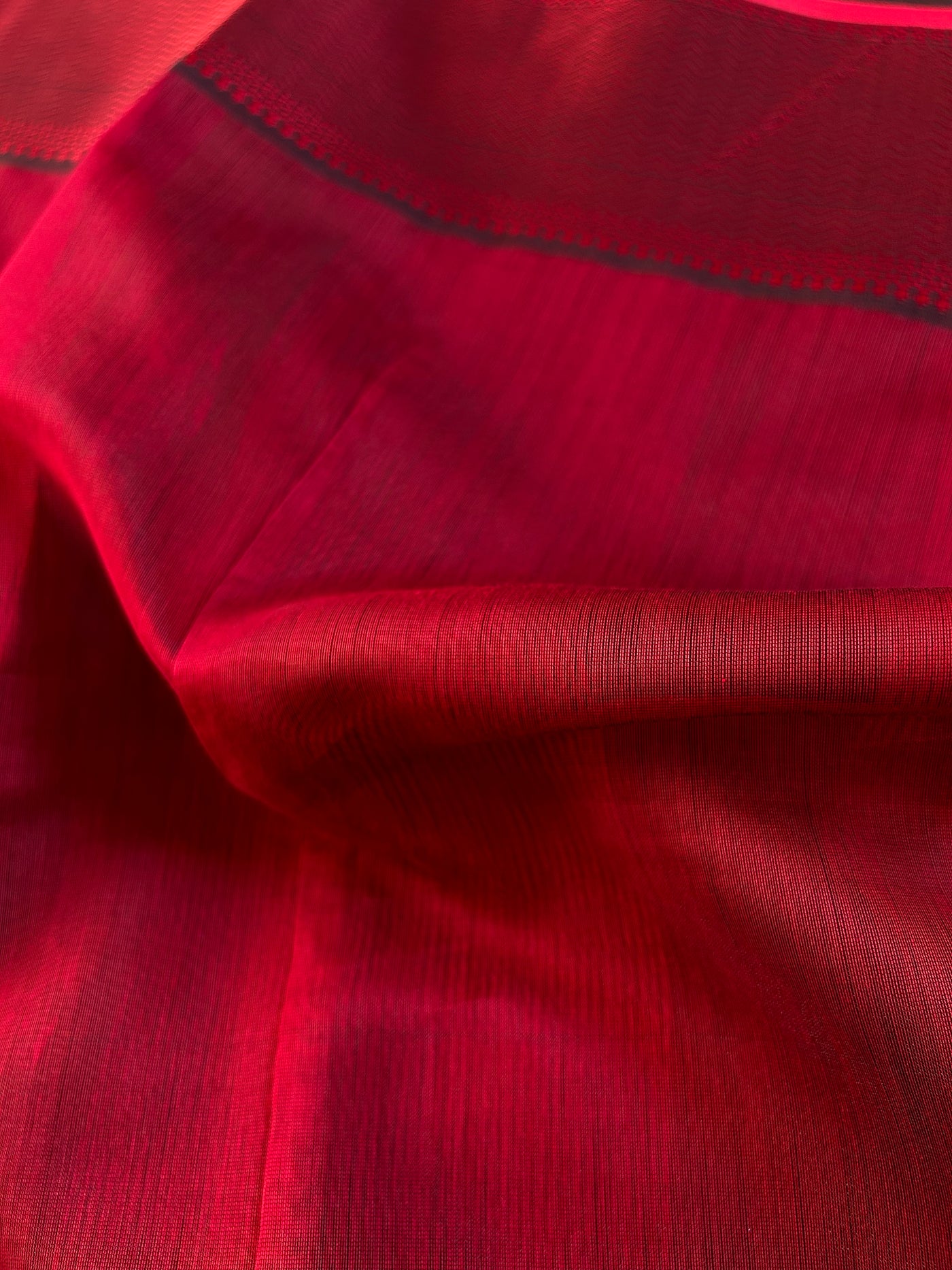 MANGLA: Handloom Silk-Cott Maheshwari Saree With Zari Border