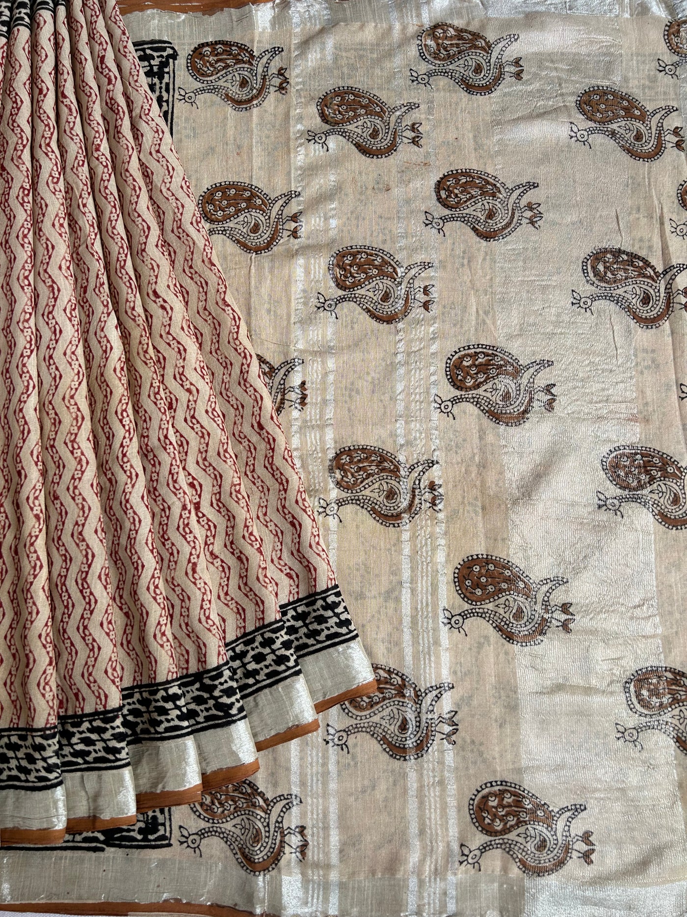 Utkarsha: Handmade linen-cott saree