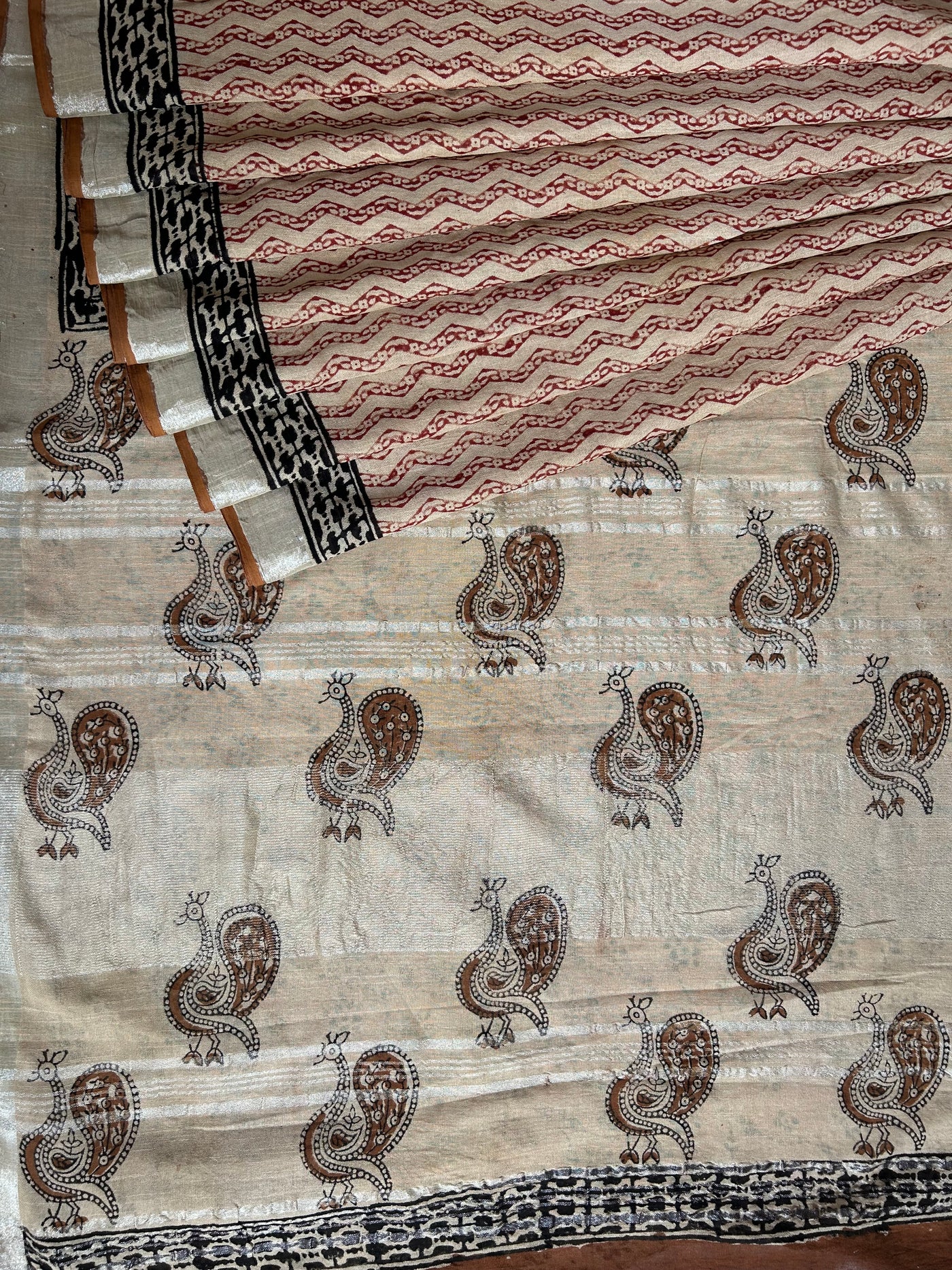 Utkarsha: Handmade linen-cott saree