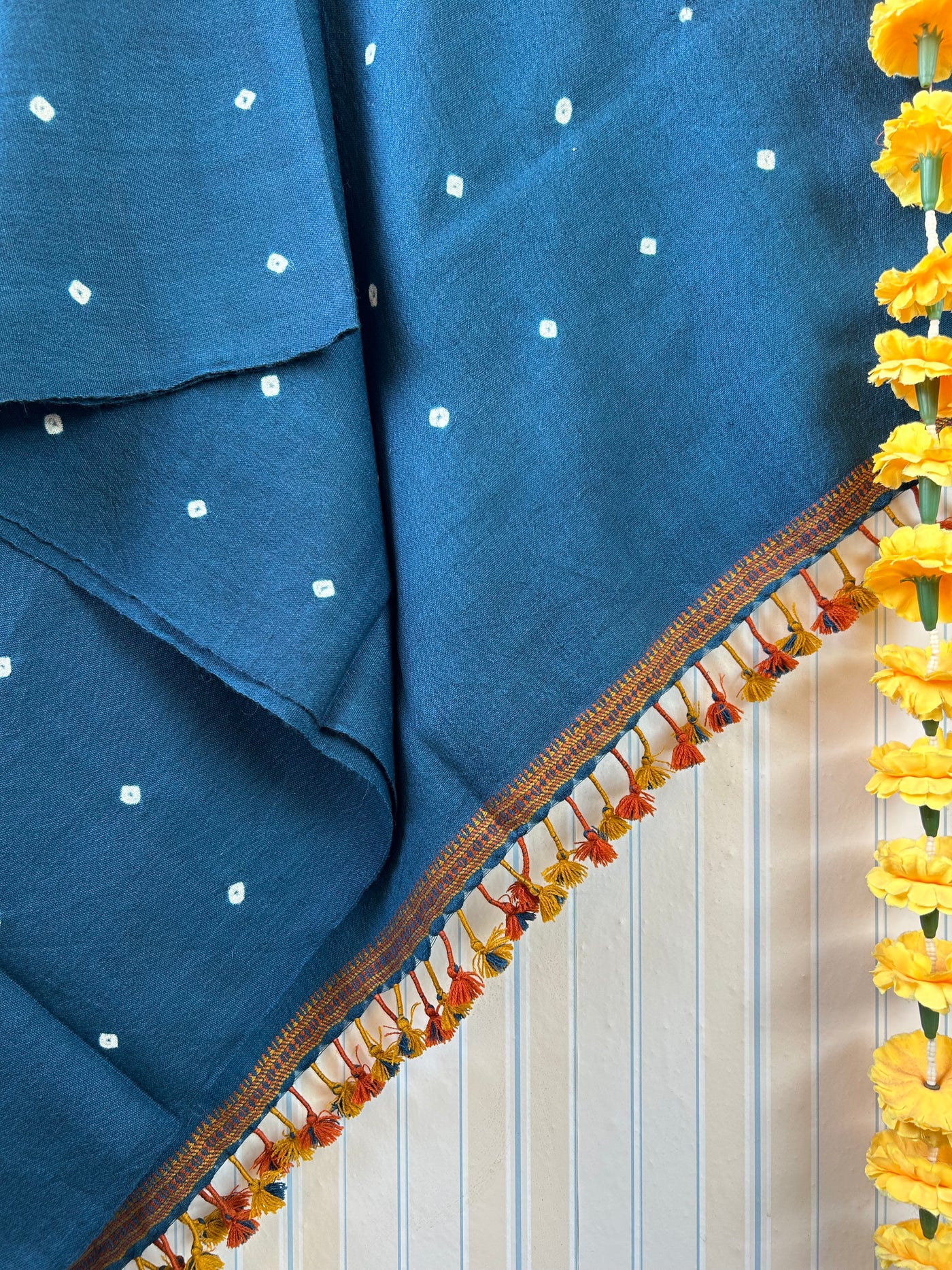 Mid Night Sky: Handloom Marino Wool bandni shawl