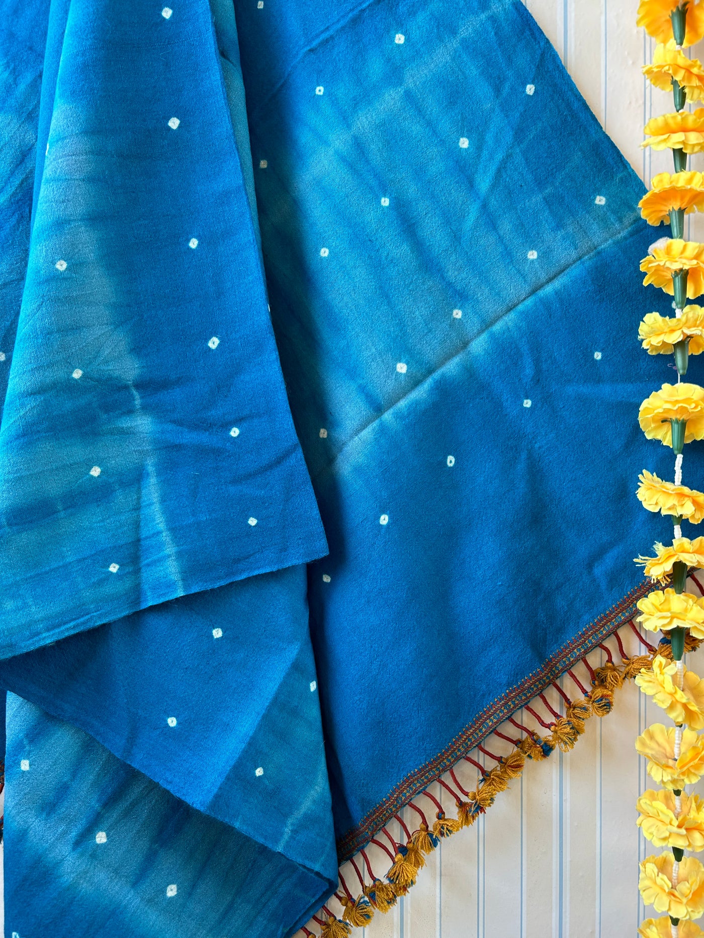 Blue sky:Handloom Marino Wool bandni shawl