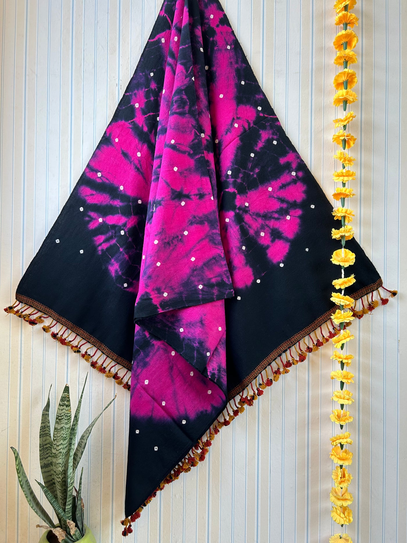 Hot Pink:Handloom Marino Wool bandni shawl