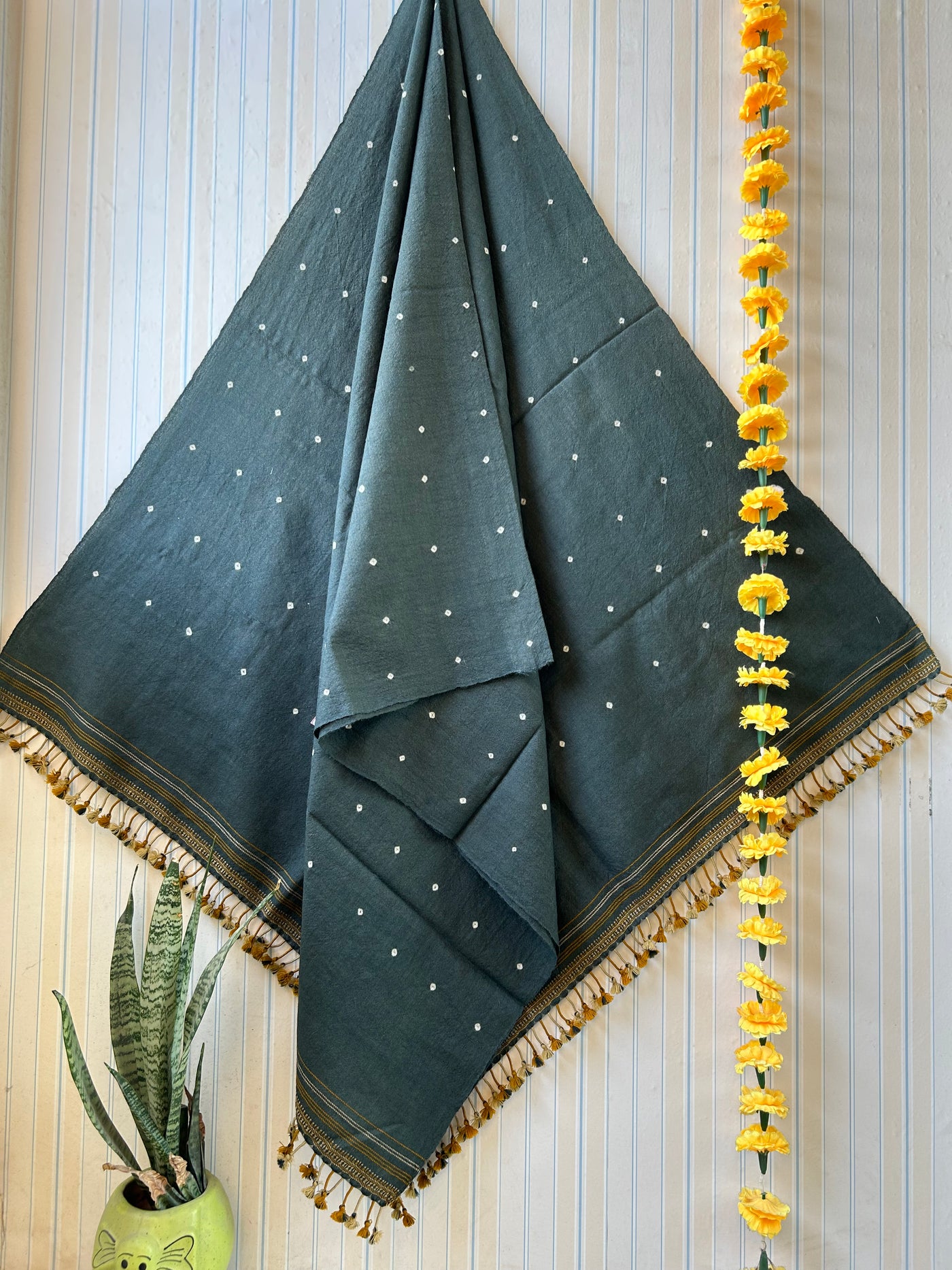 Love around you:Handloom Marino Wool bandhni shawl