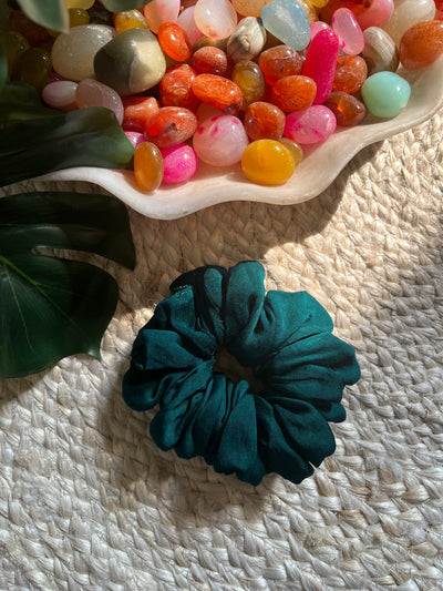 SURKH : SCRUNCHIES