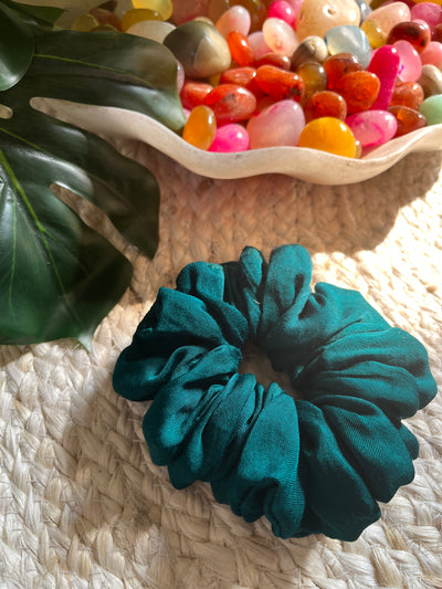 SURKH : SCRUNCHIES