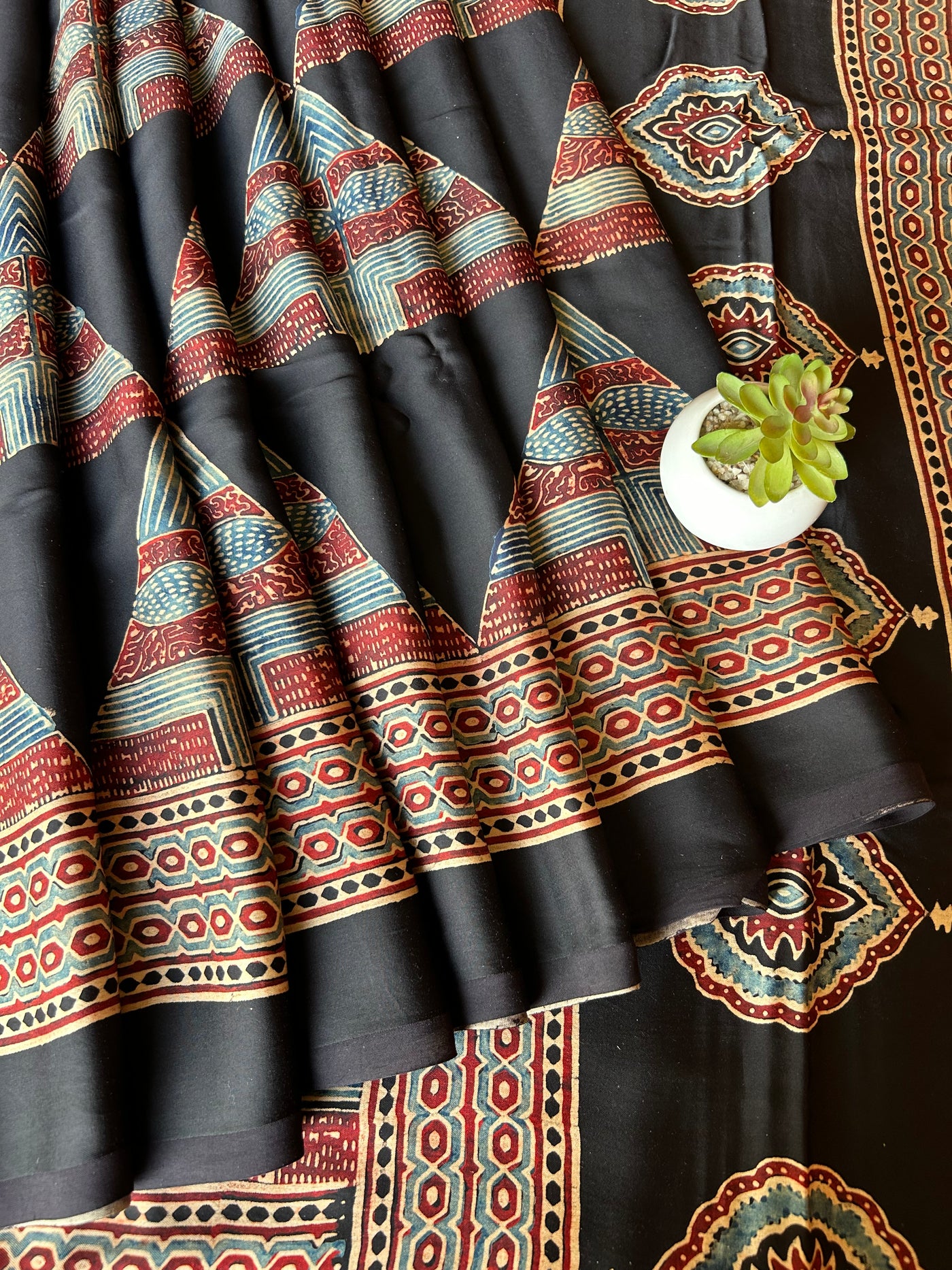 Madhav: BLACK,HANDBLOCK AJRAKH MODAL SILK SAREE