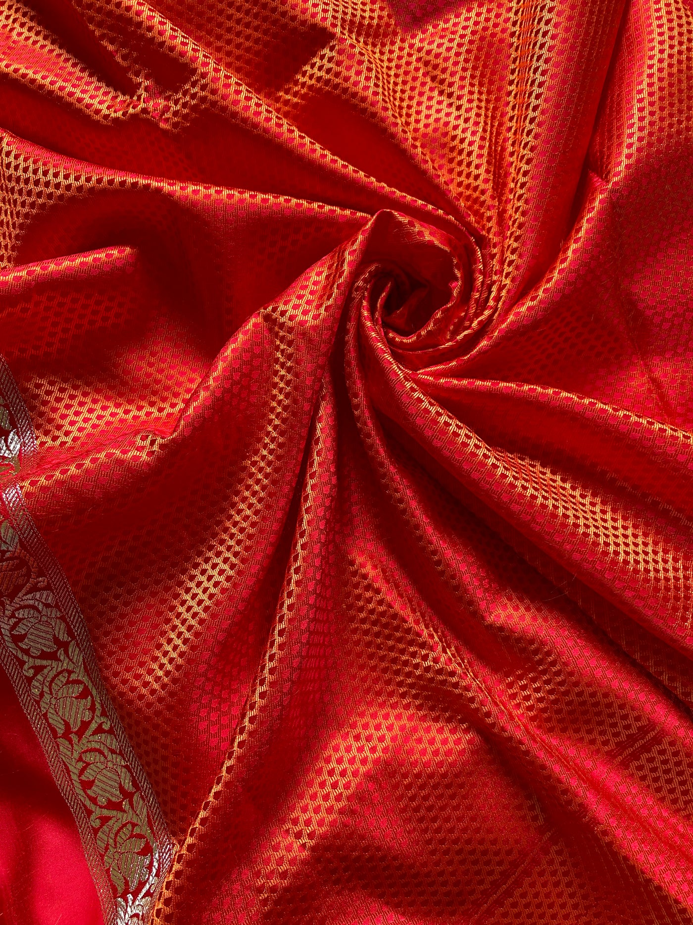 DULHAN : SINDOORI, WEDDING WEAR BANARASI SATIN SILK TANCHUI SAREE WITH ZARI PALLU.