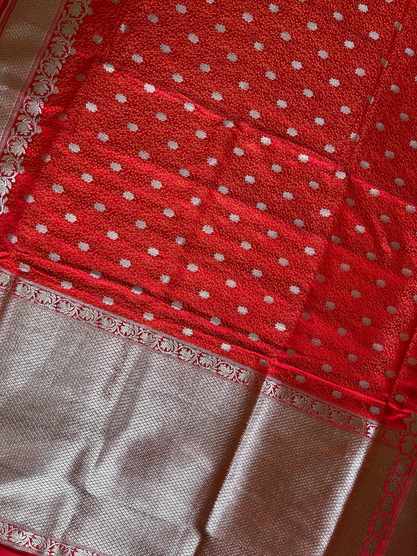 DULHAN : SINDOORI, WEDDING WEAR BANARASI SATIN SILK TANCHUI SAREE WITH ZARI PALLU.