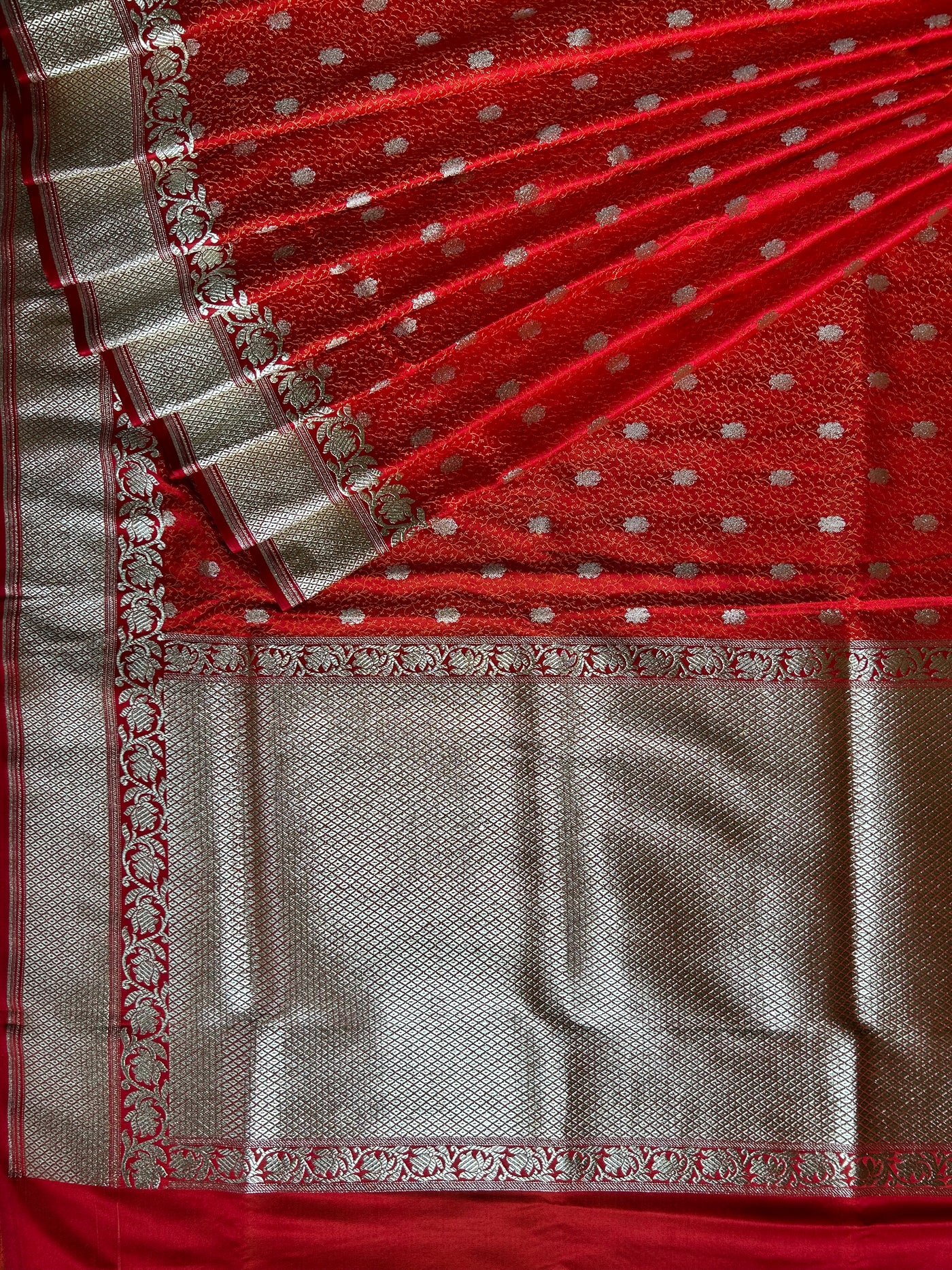DULHAN : SINDOORI, WEDDING WEAR BANARASI SATIN SILK TANCHUI SAREE WITH ZARI PALLU.