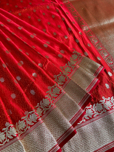 DULHAN : SINDOORI, WEDDING WEAR BANARASI SATIN SILK TANCHUI SAREE WITH ZARI PALLU.