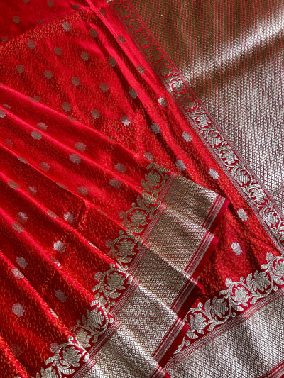 DULHAN : SINDOORI, WEDDING WEAR BANARASI SATIN SILK TANCHUI SAREE WITH ZARI PALLU.