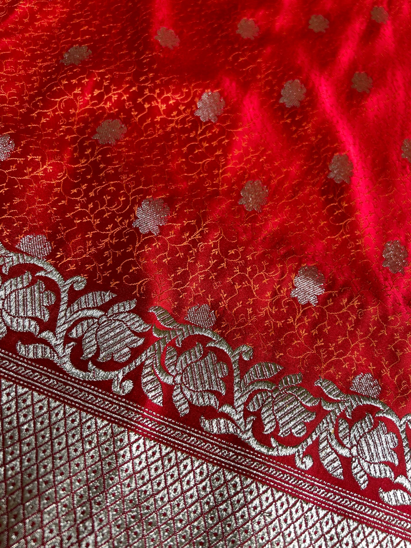 DULHAN : SINDOORI, WEDDING WEAR BANARASI SATIN SILK TANCHUI SAREE WITH ZARI PALLU.