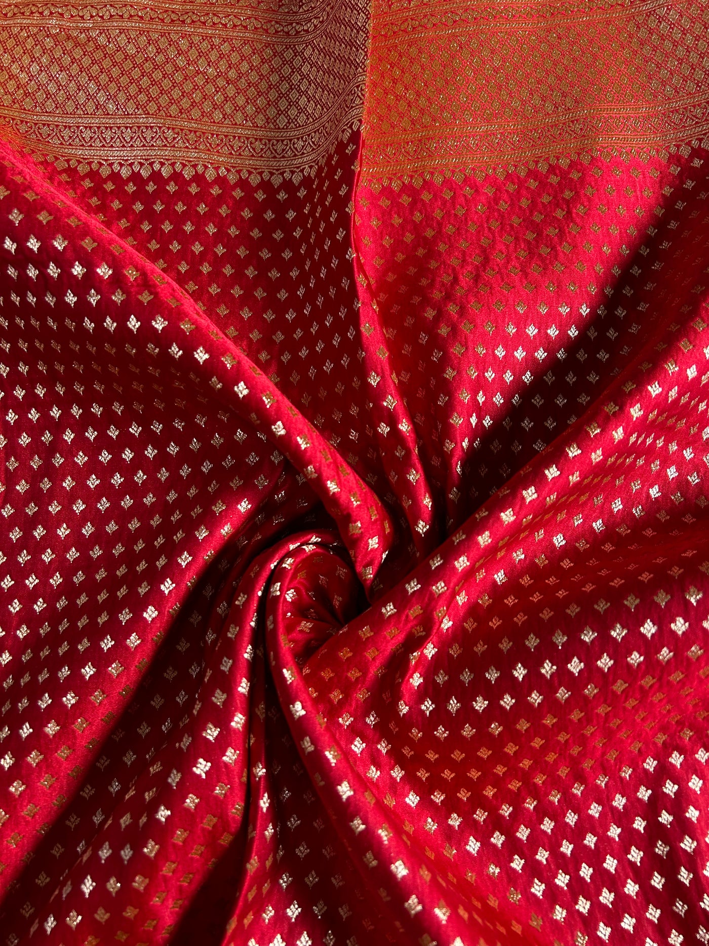 NAYANTARA : RED, WEDDING WEAR PURE SILK-EXCEL MASHRU BANARASI SAREE