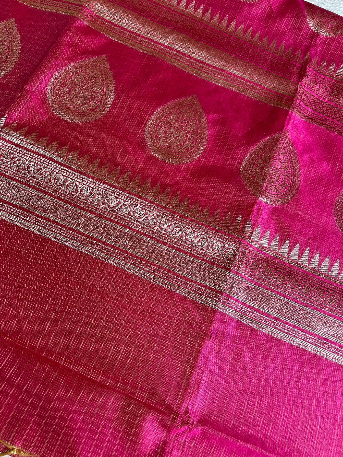 KUNDAN : CREAM, FESTIVE WEAR BANARASI KOTA CHECKS SAREE WITH GANGA- JAMUNA BORDER.