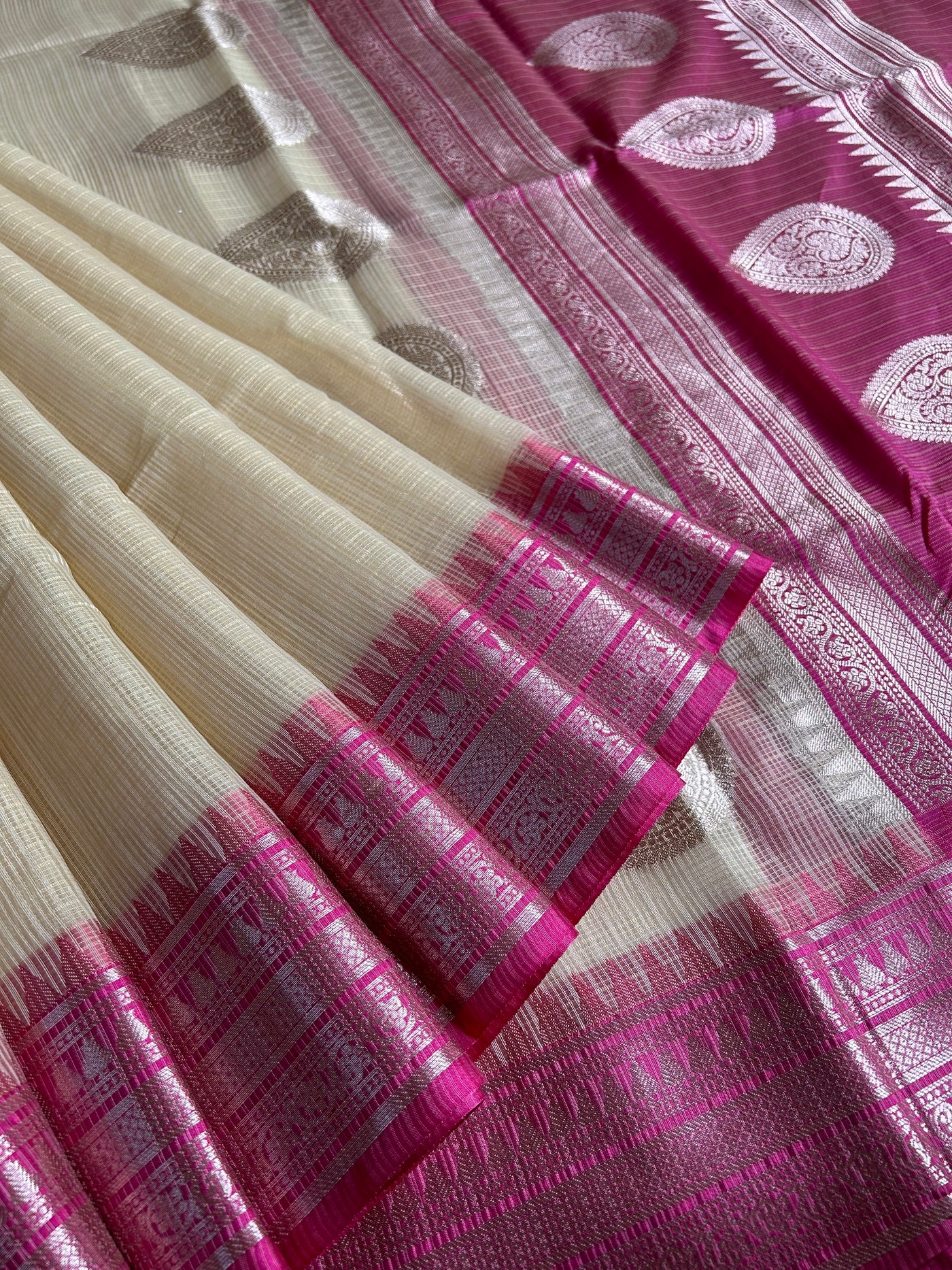 KUNDAN : CREAM, FESTIVE WEAR BANARASI KOTA CHECKS SAREE WITH GANGA- JAMUNA BORDER.