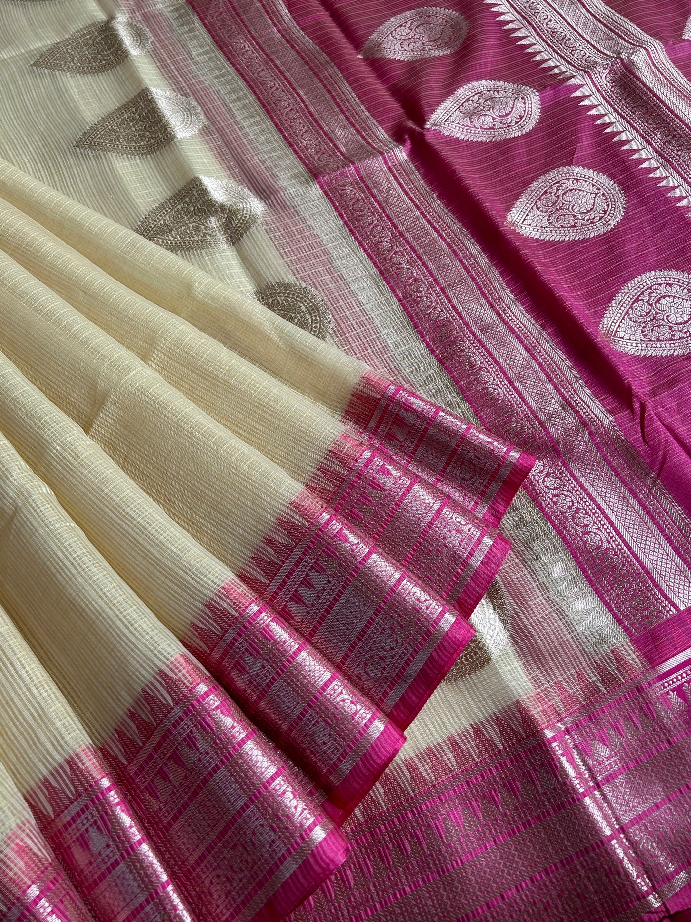 KUNDAN : CREAM, FESTIVE WEAR BANARASI KOTA CHECKS SAREE WITH GANGA- JAMUNA BORDER.