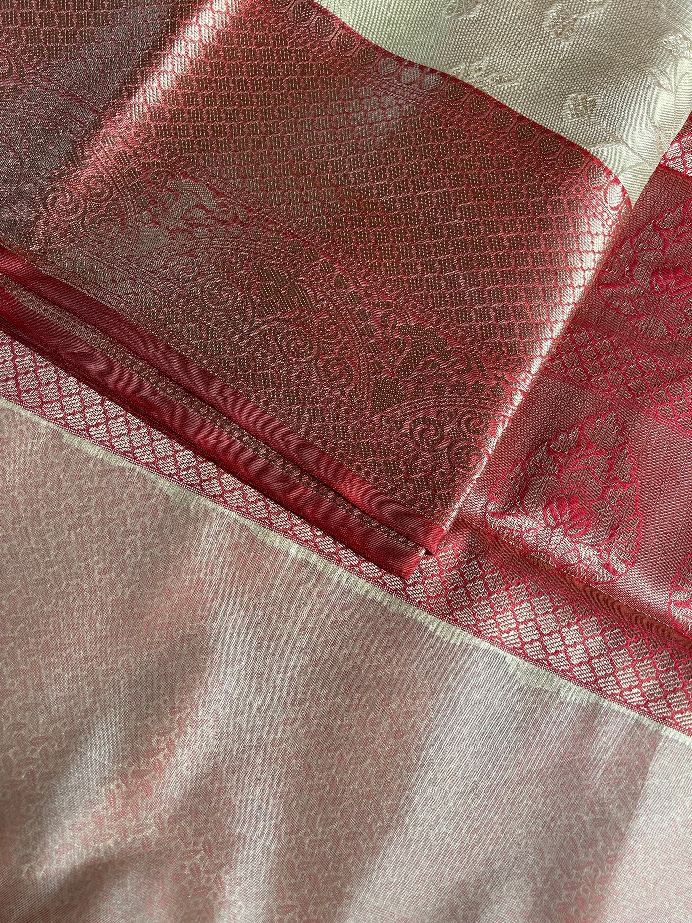 NILAY:CREAM, PARTYWEAR BANARASI TANCHUI SAREE WITH ZARI PALLU.